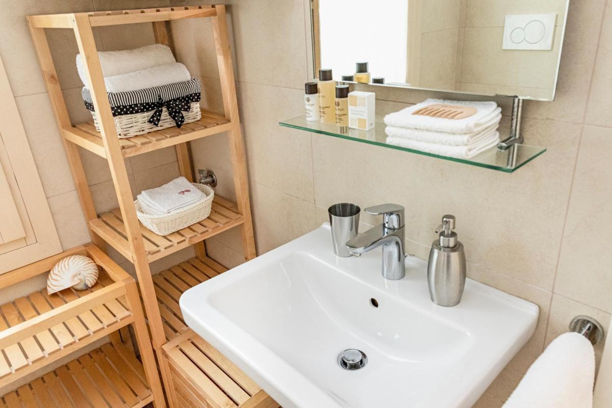 Double Room with Private Bathroom - Photo 4
