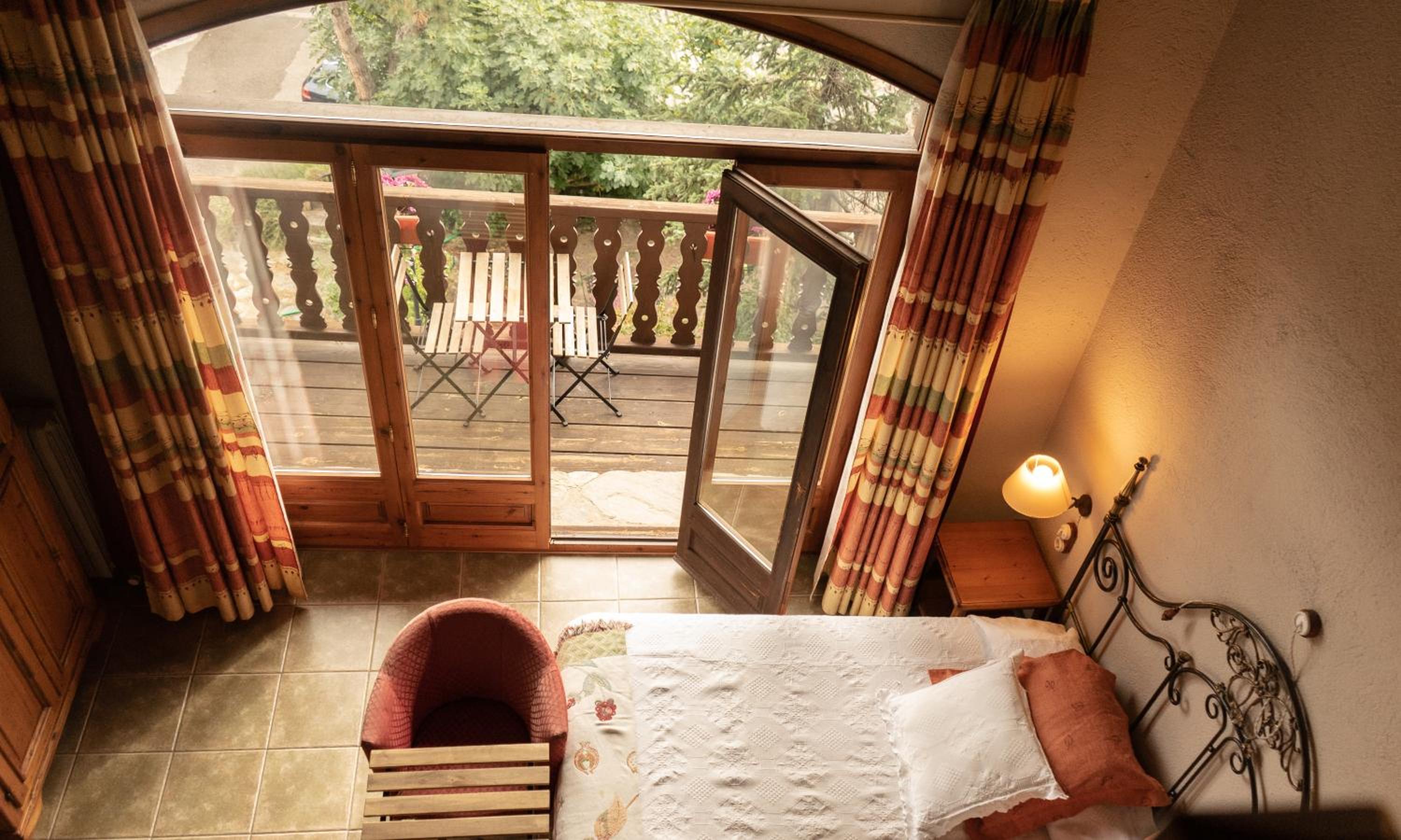 Deluxe Double Room with Balcony photo 3
