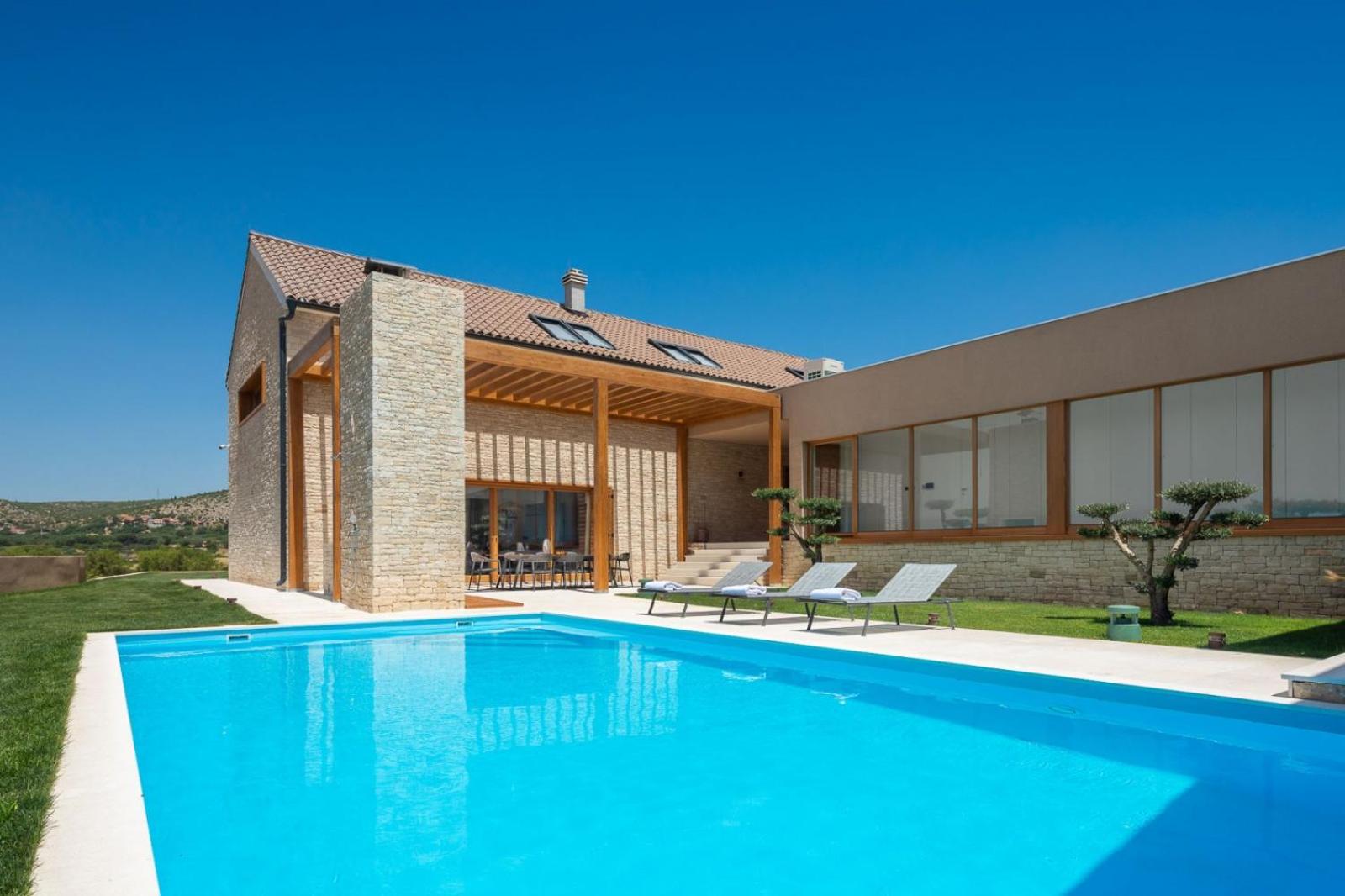Villa photo 3