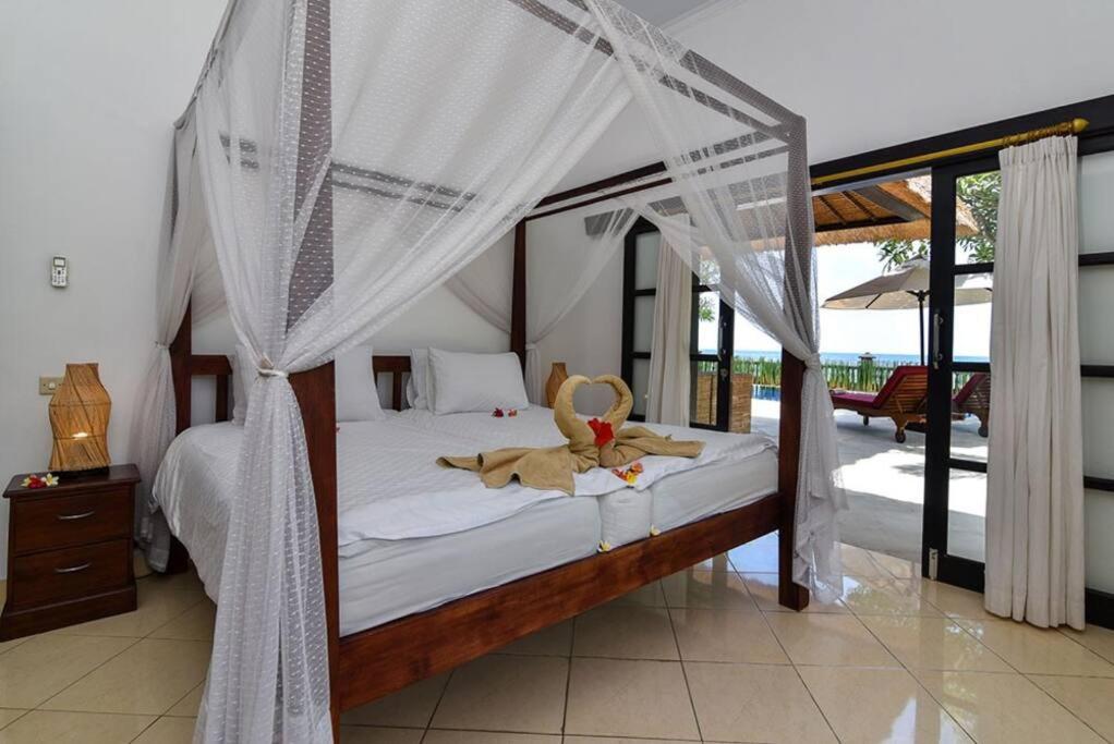 Villa photo 1