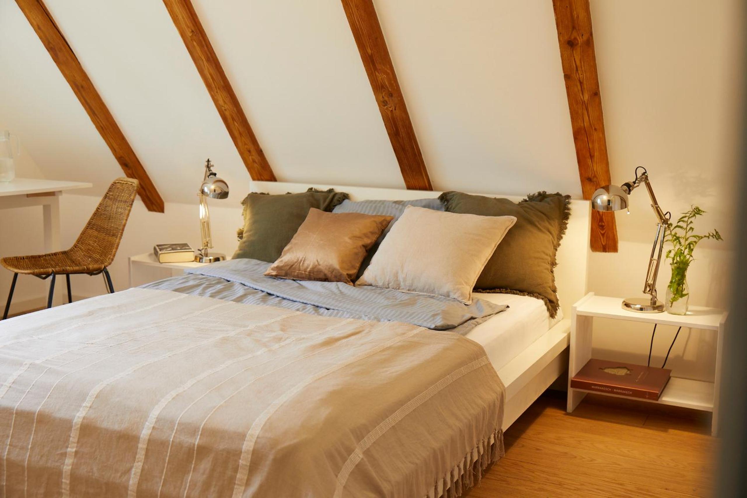 Double Room with Private Bathroom - Photo 18