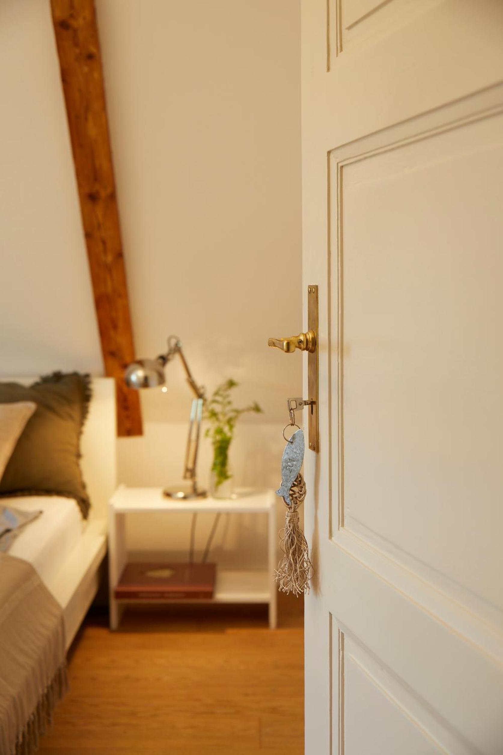Double Room with Private Bathroom - Photo 11