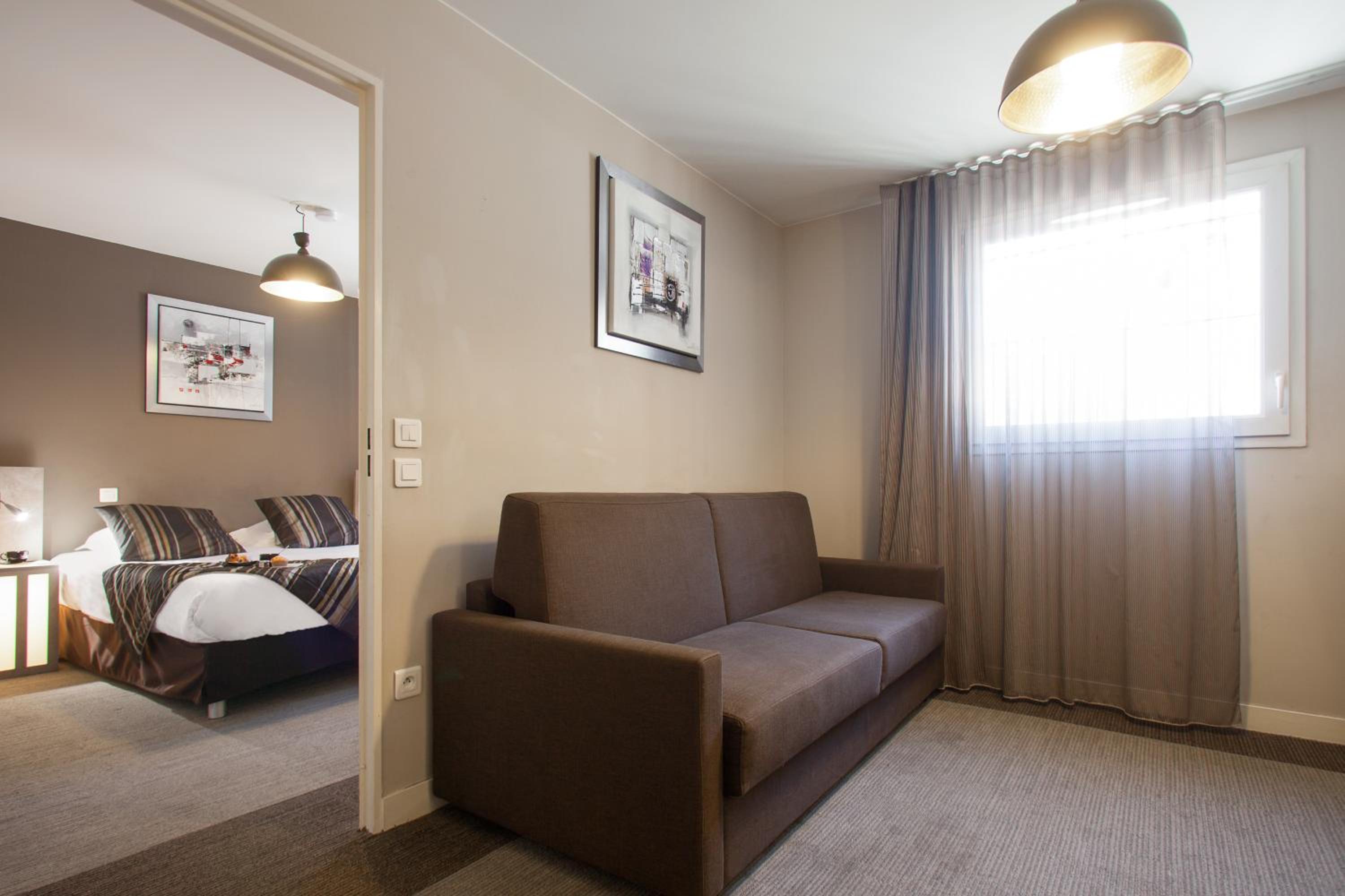 One-Bedroom Apartment - Photo 5
