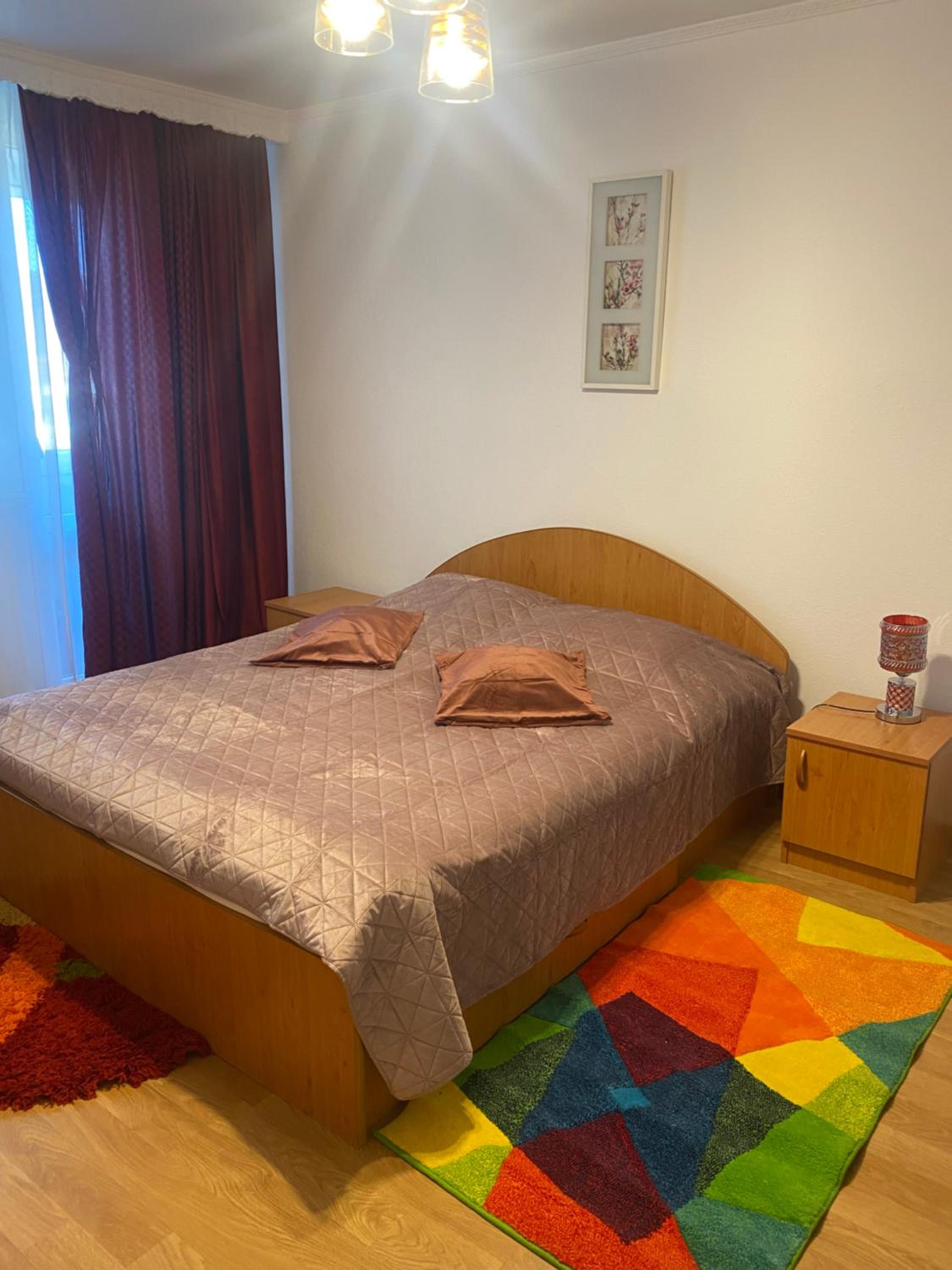 One-Bedroom Apartment photo 1