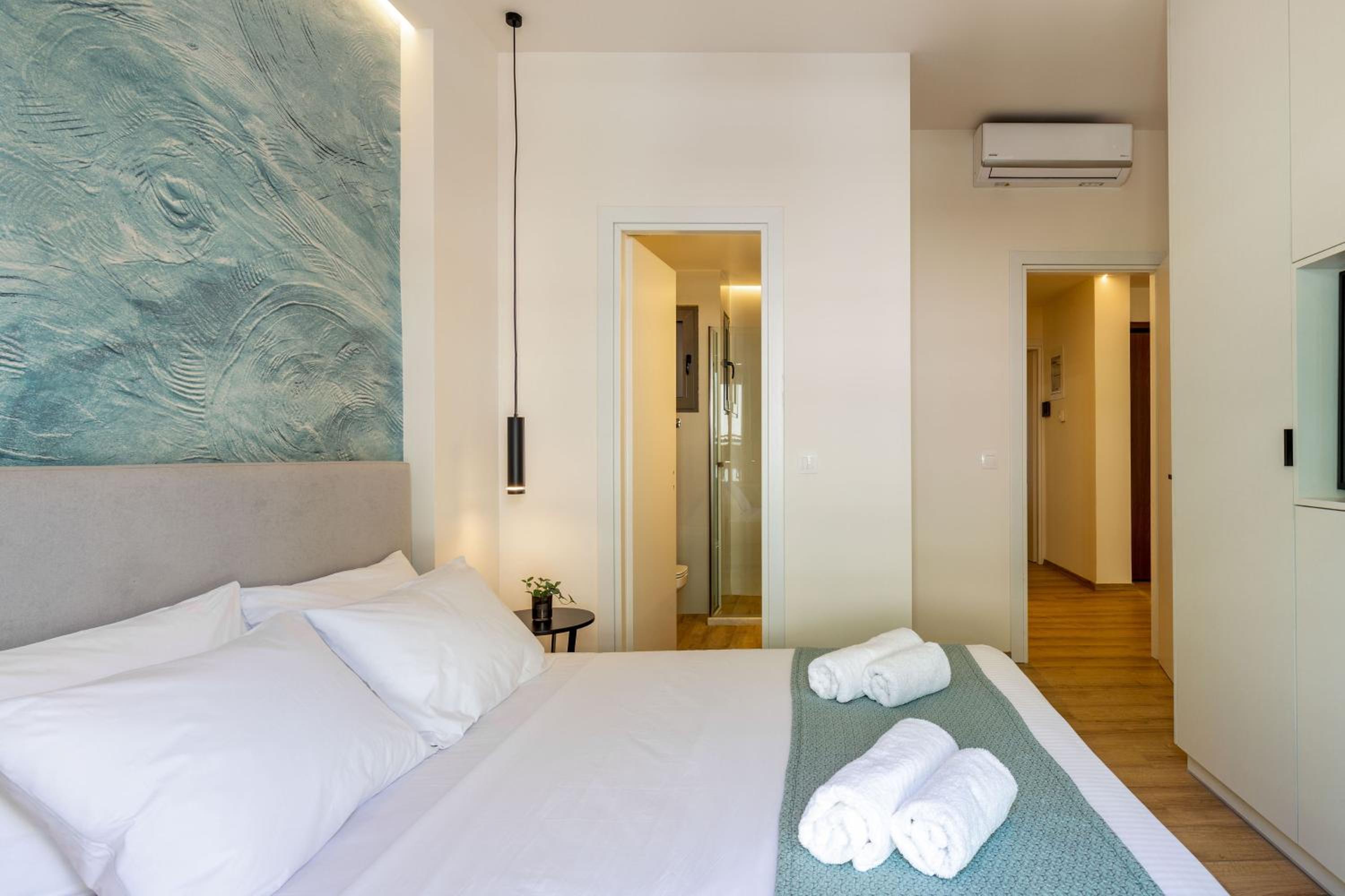 Apartment with Balcony photo 3