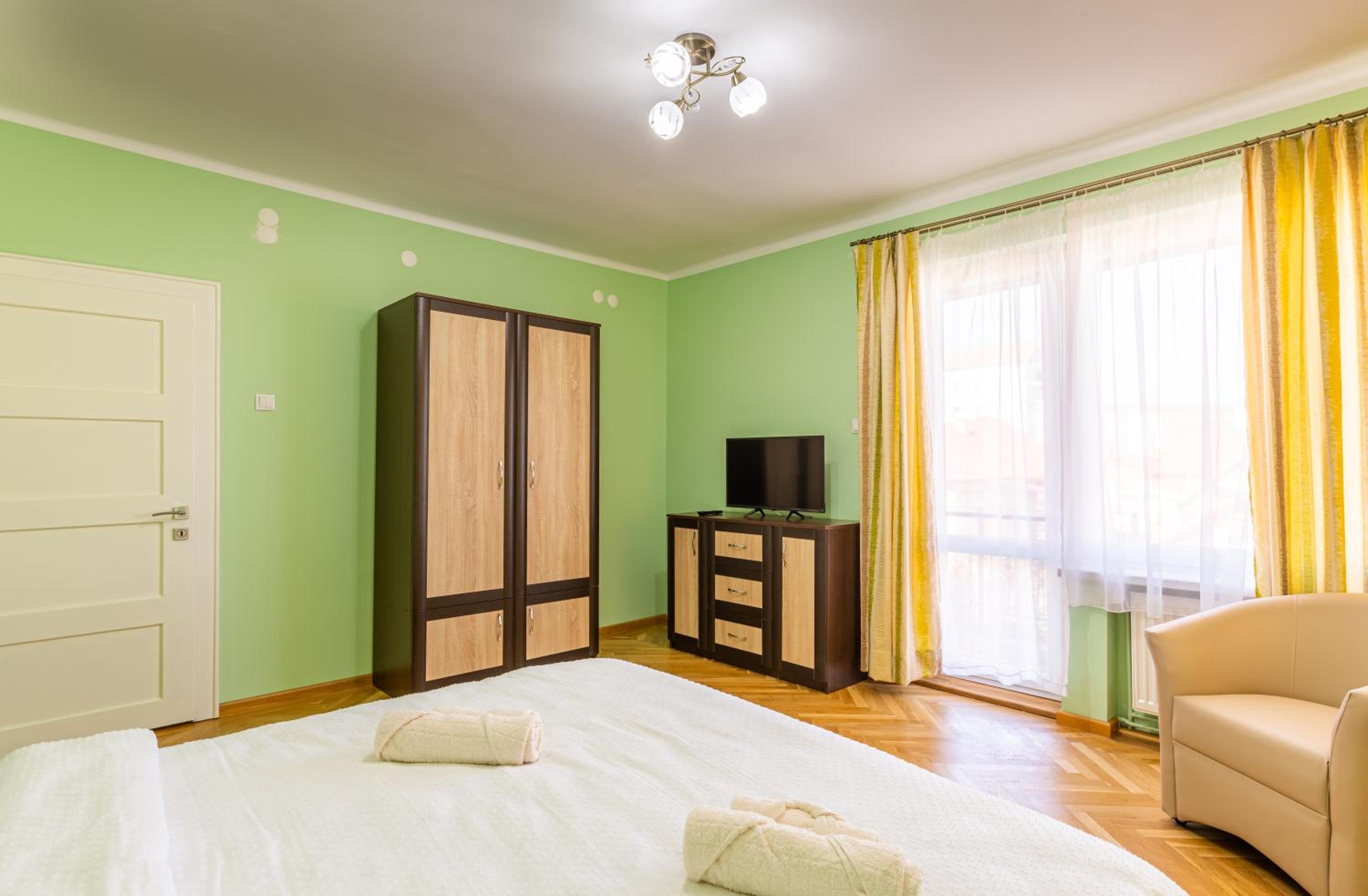 Three-Bedroom House - Photo 6