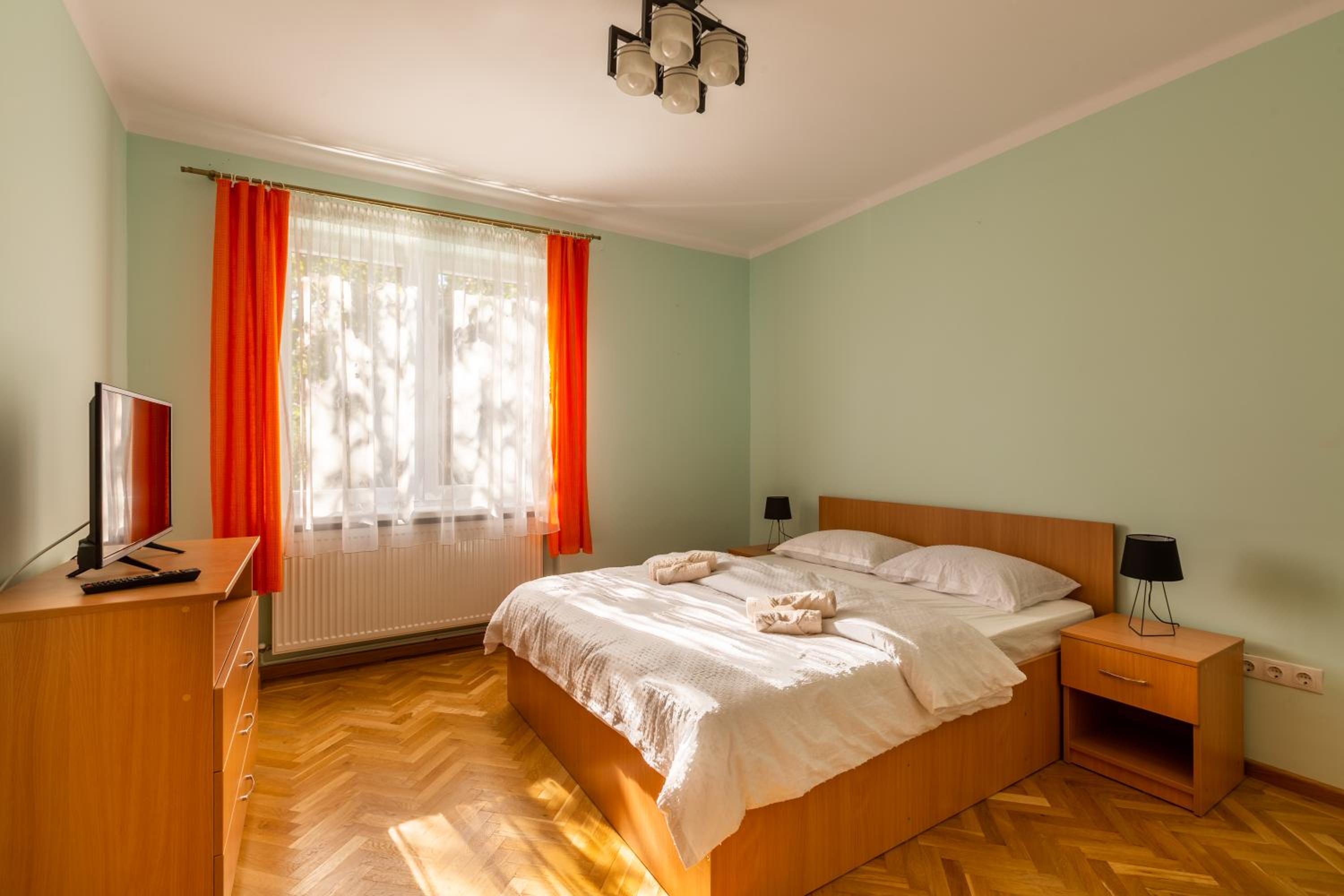 Three-Bedroom House - Photo 41