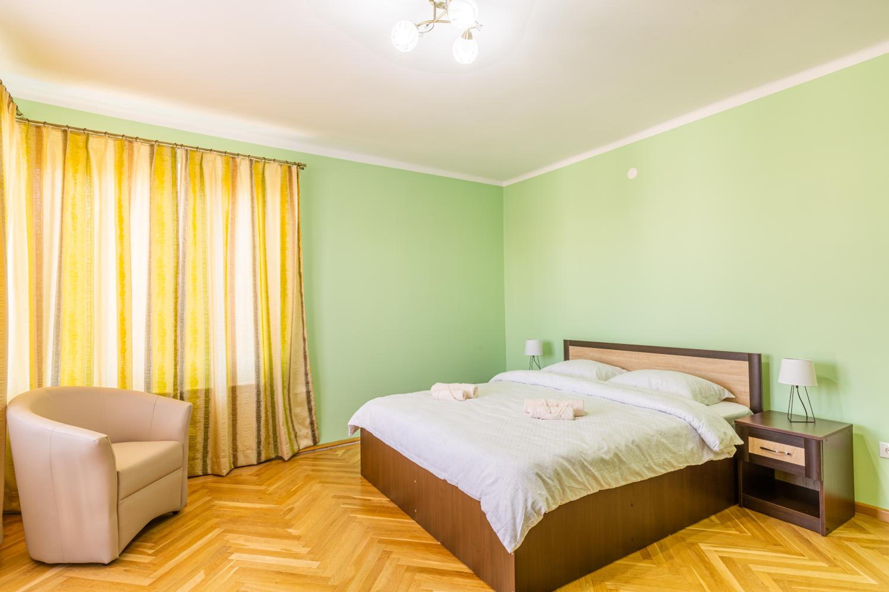 Three-Bedroom House - Photo 7