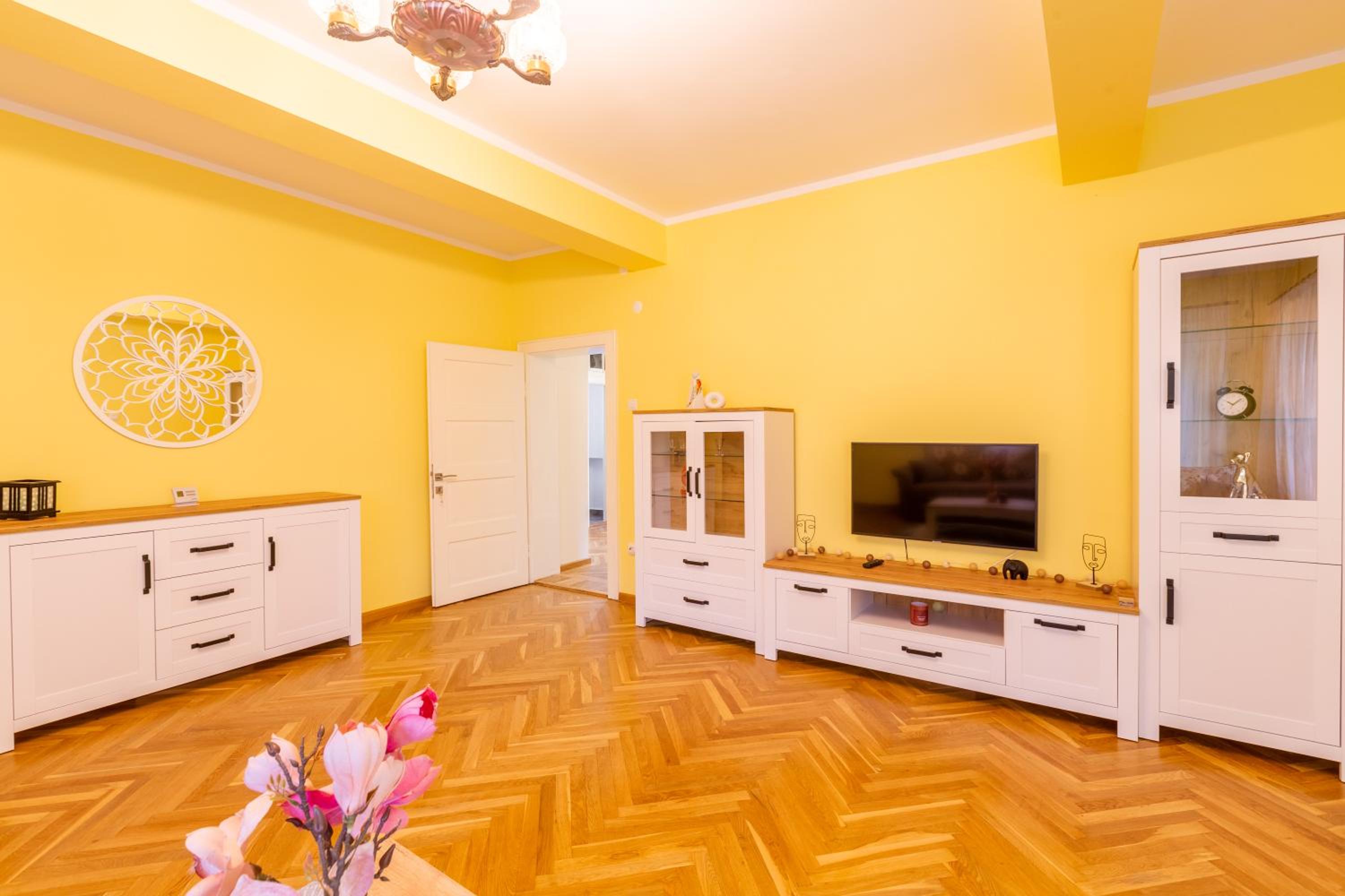 Three-Bedroom House - Photo 34