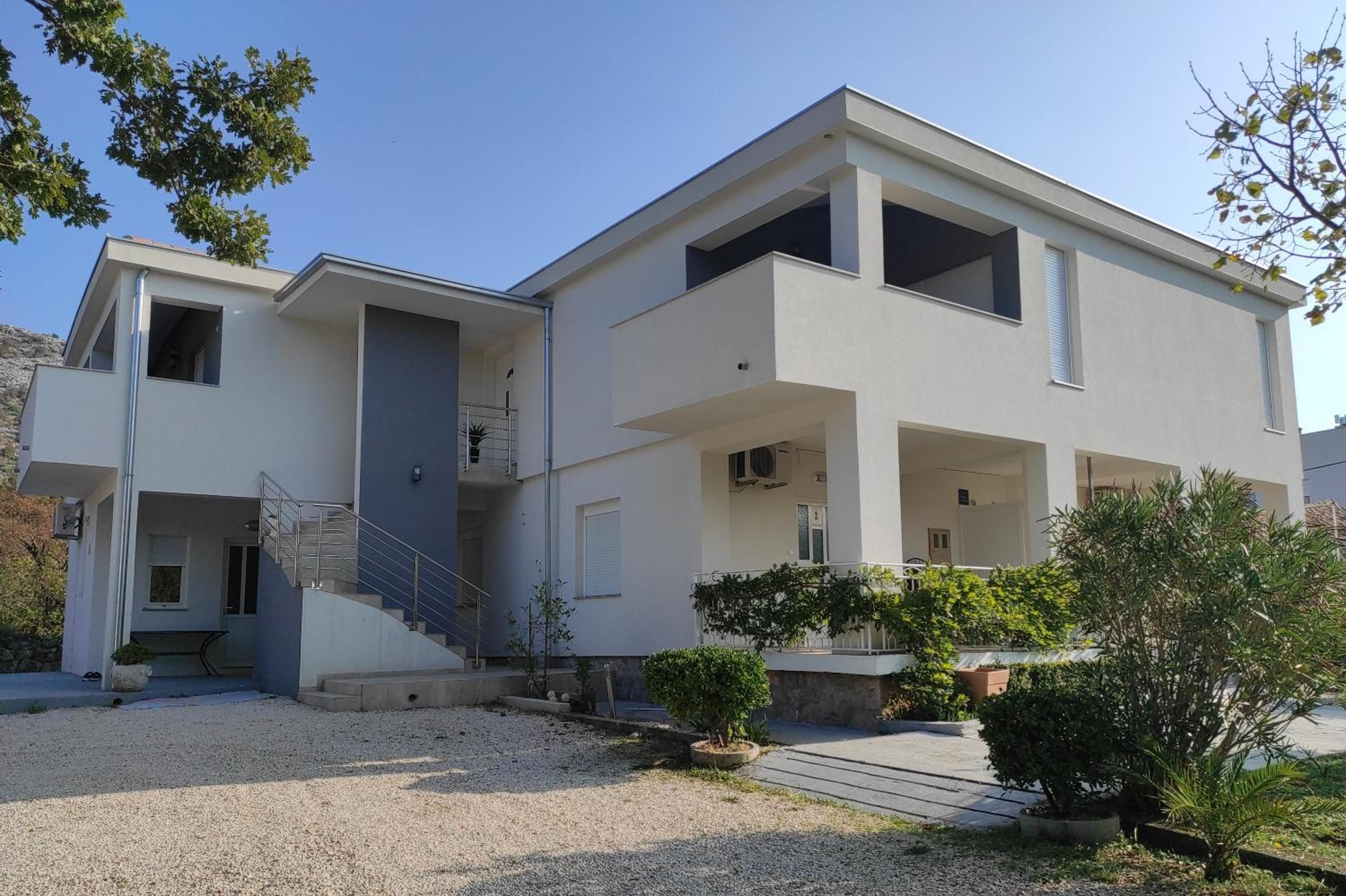 Apartment - Photo 23
