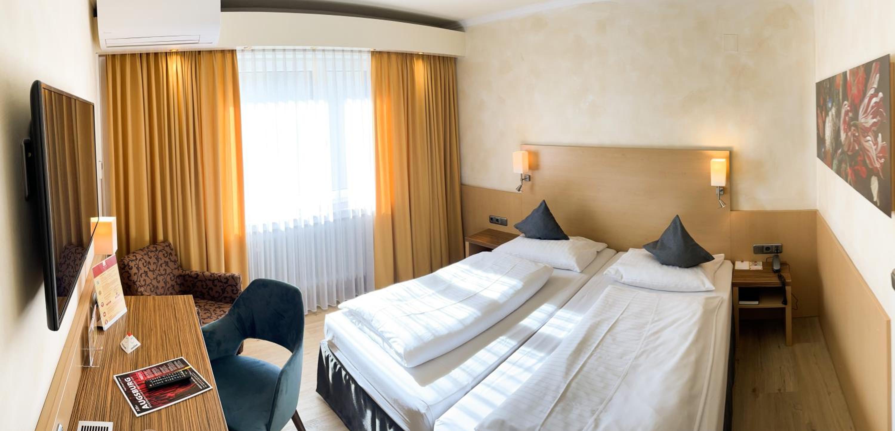 Standard Double Room - Photo 9