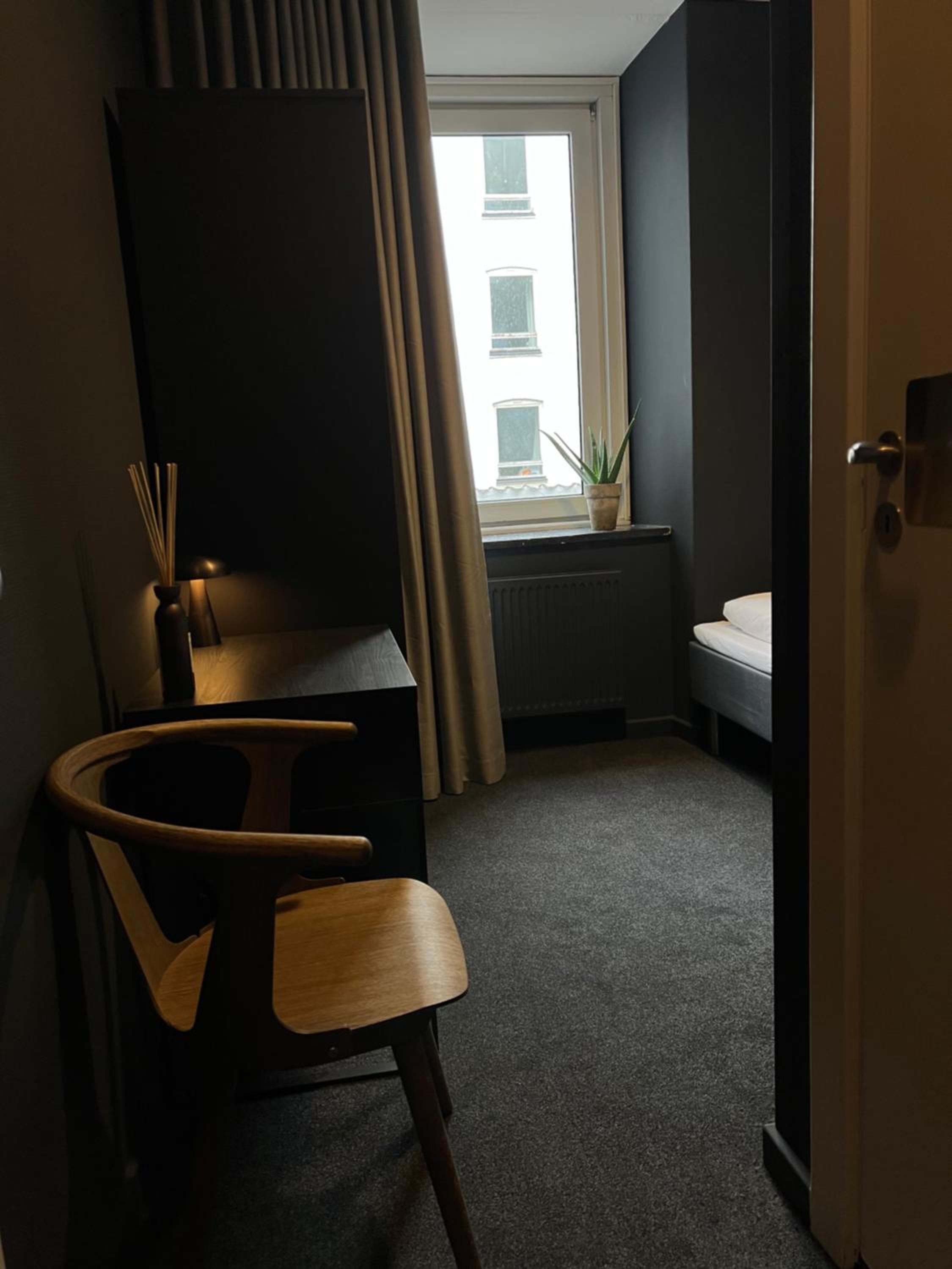Standard Single Room - Photo 3