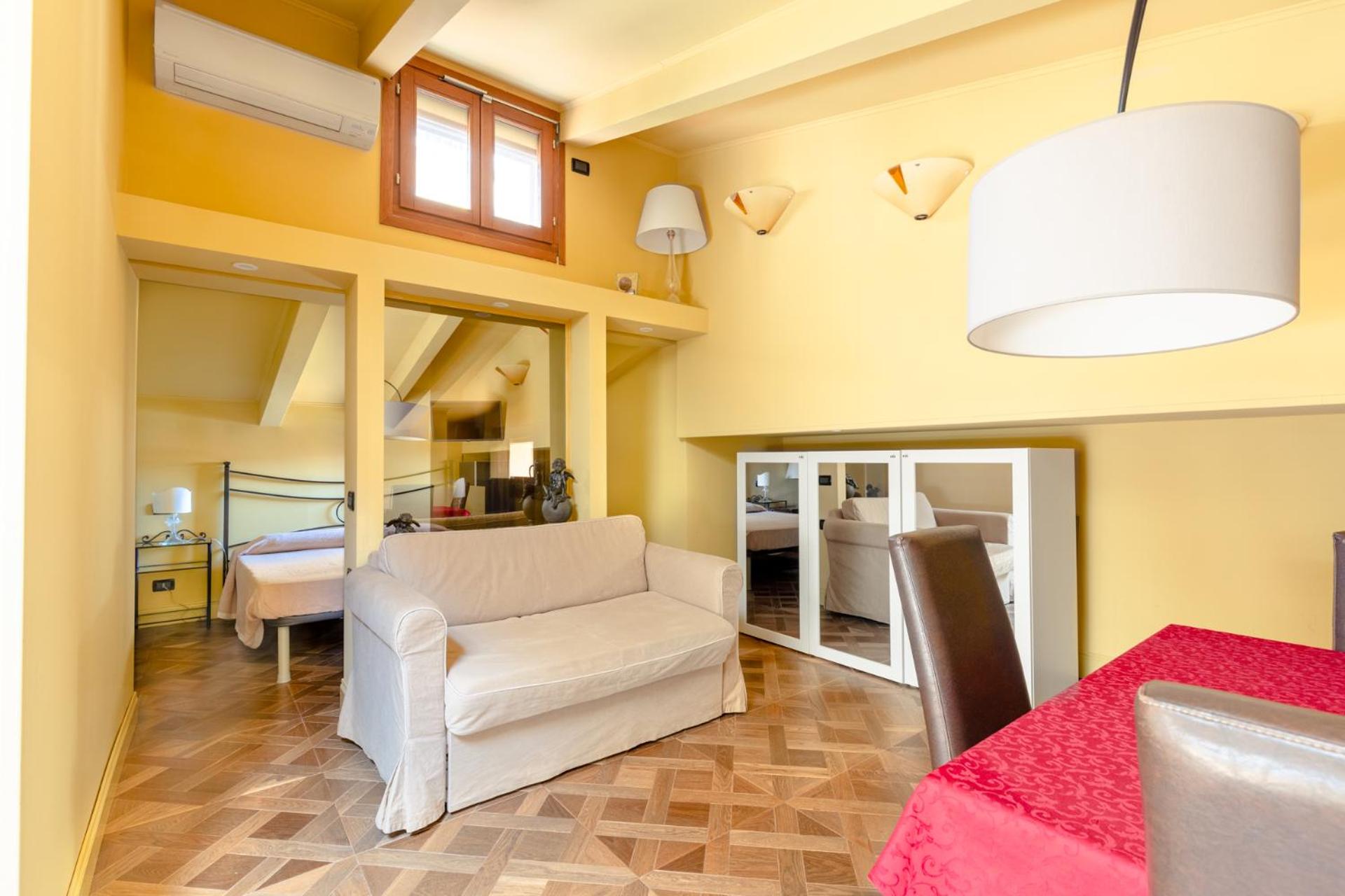 Studio Apartment photo 1