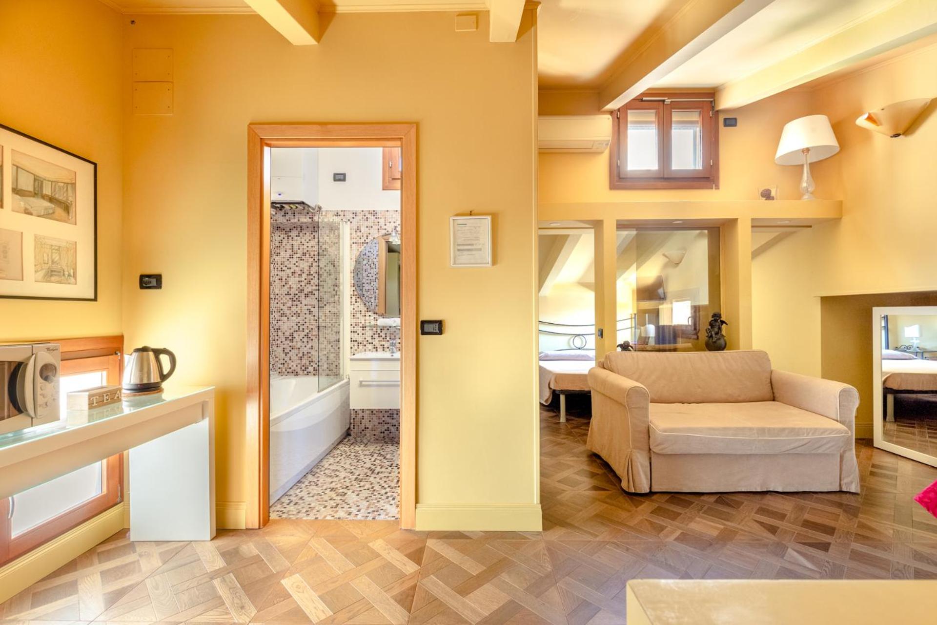 Studio Apartment photo 3