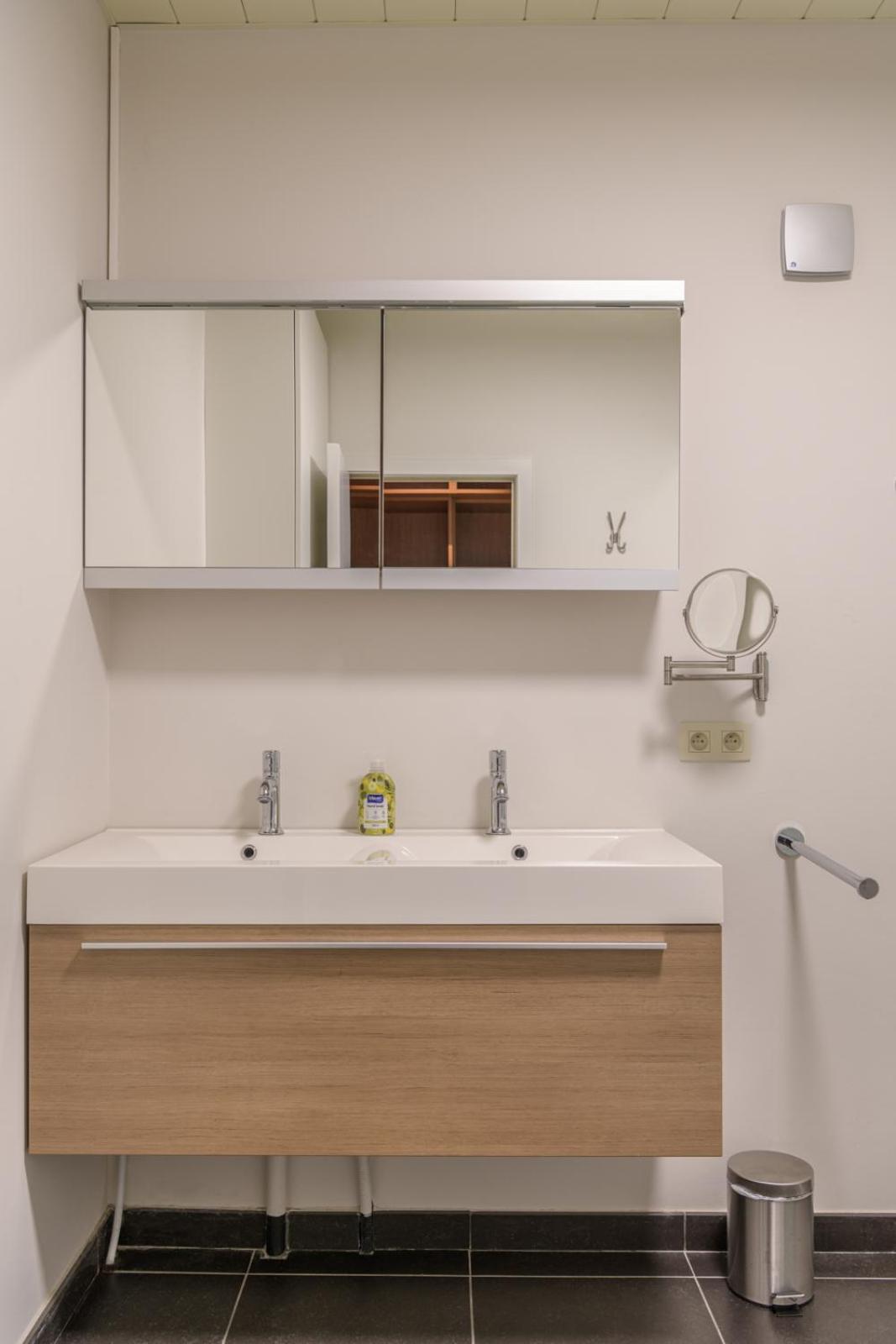 Three-Bedroom Apartment - Photo 9