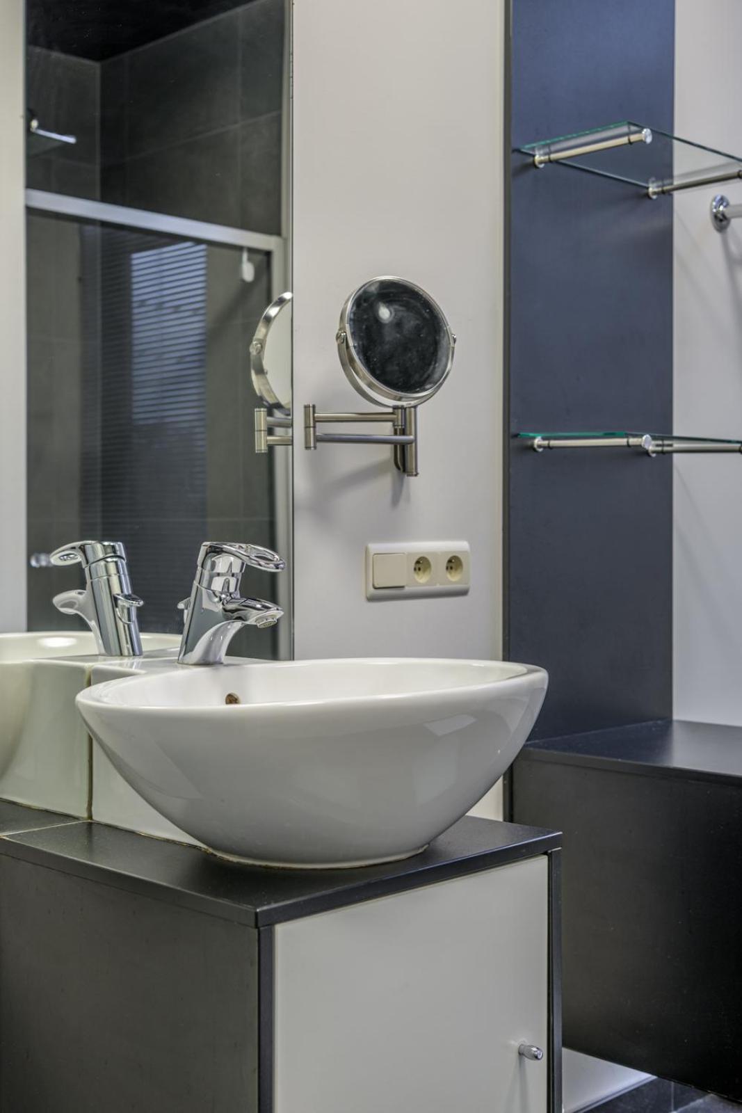 Three-Bedroom Apartment - Photo 17