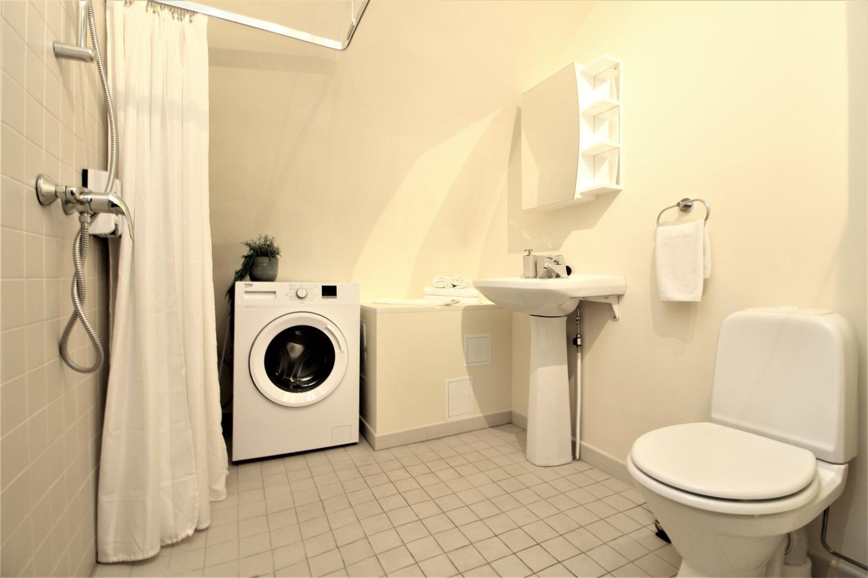 Studio Apartment - Photo 7