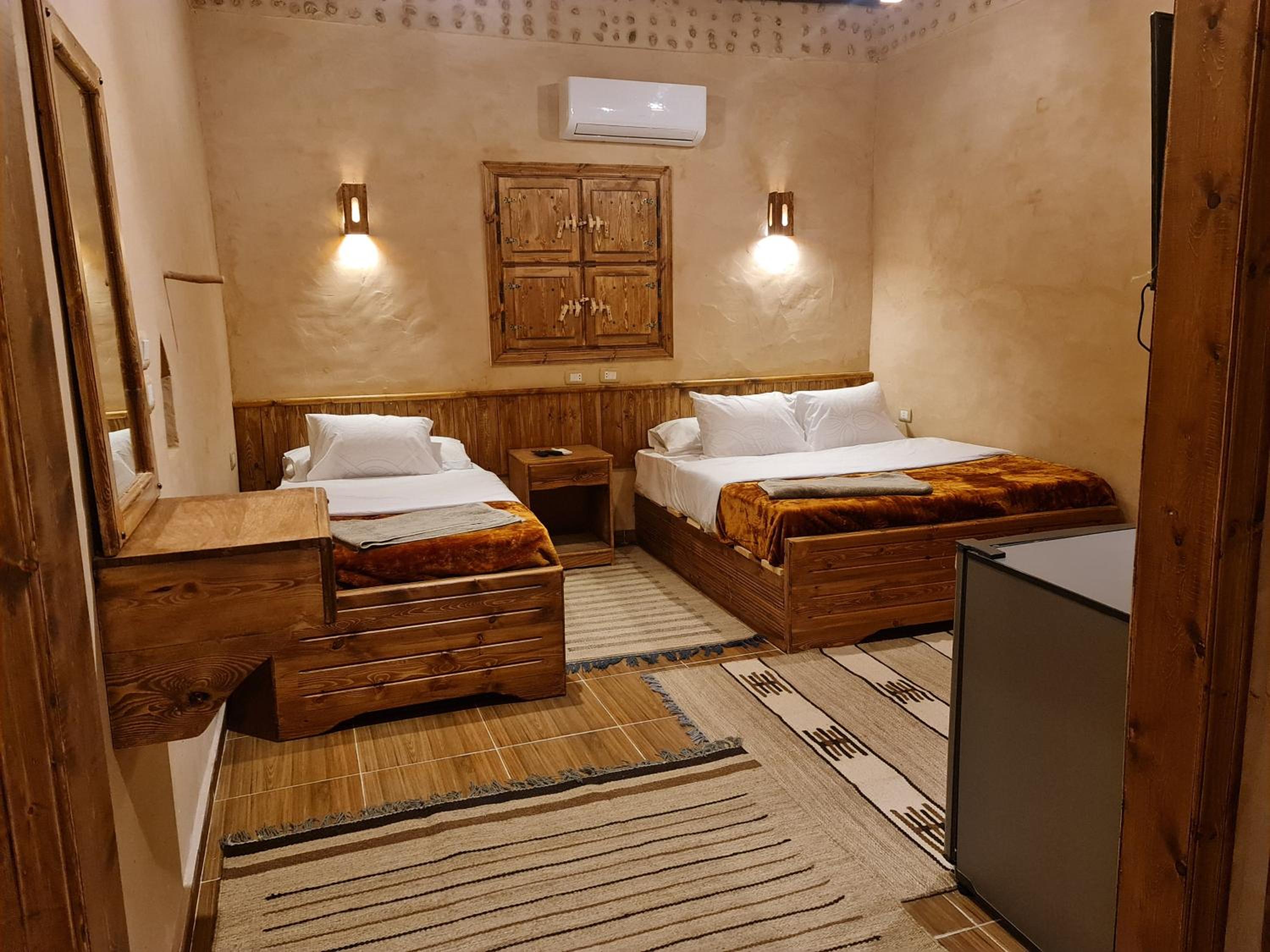 Deluxe Double Room with Bath - Photo 2