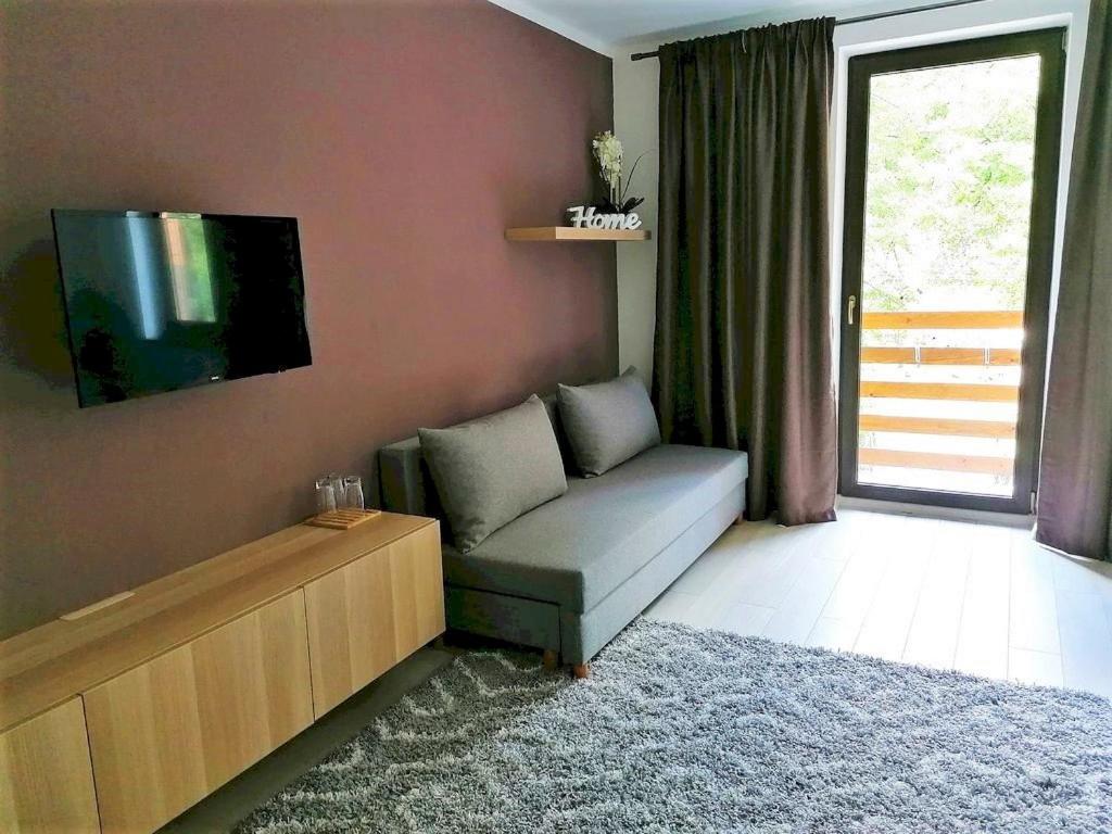 Family Room - Photo 2