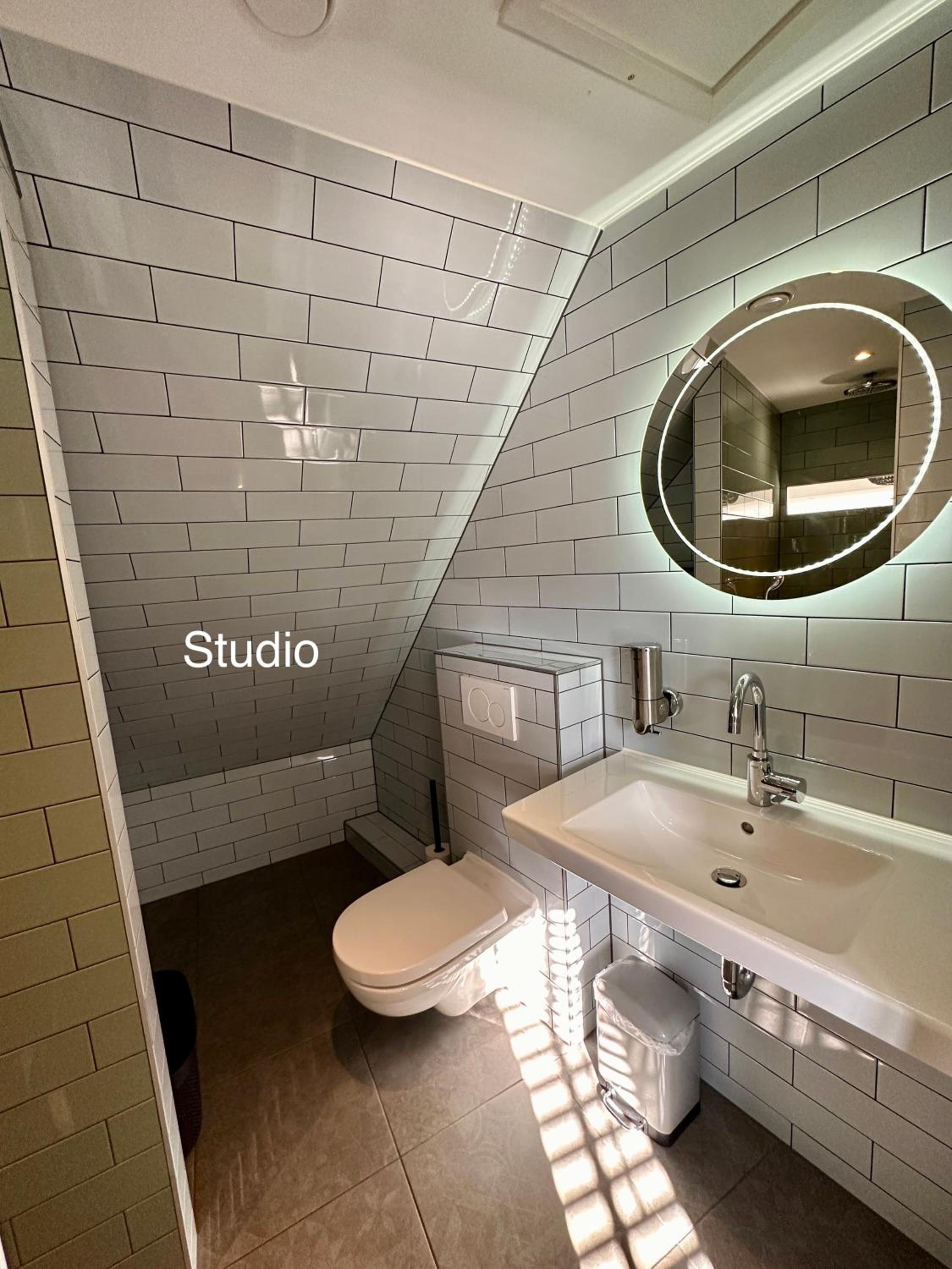 Family Studio - Photo 3