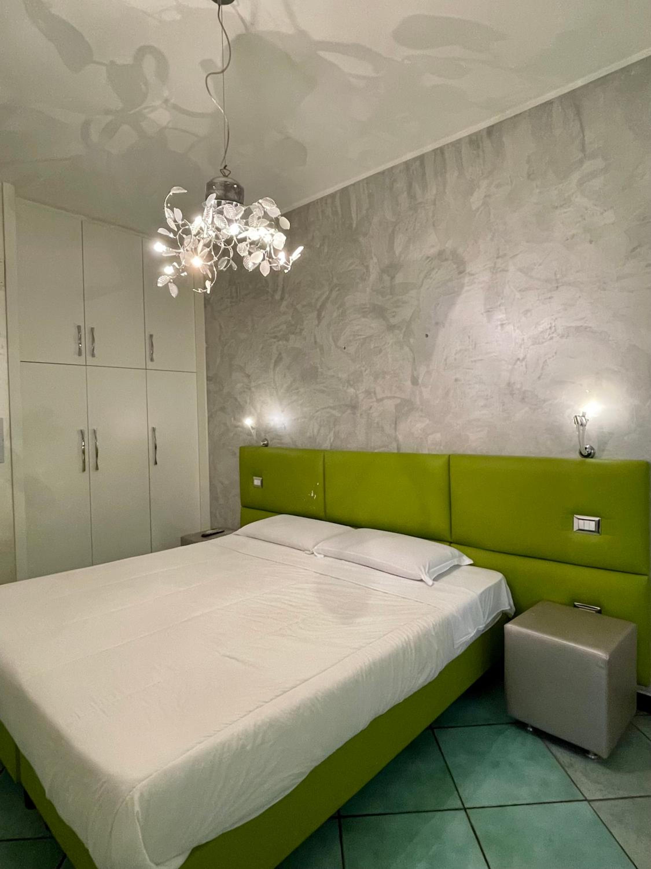 Deluxe Double or Twin Room with City View