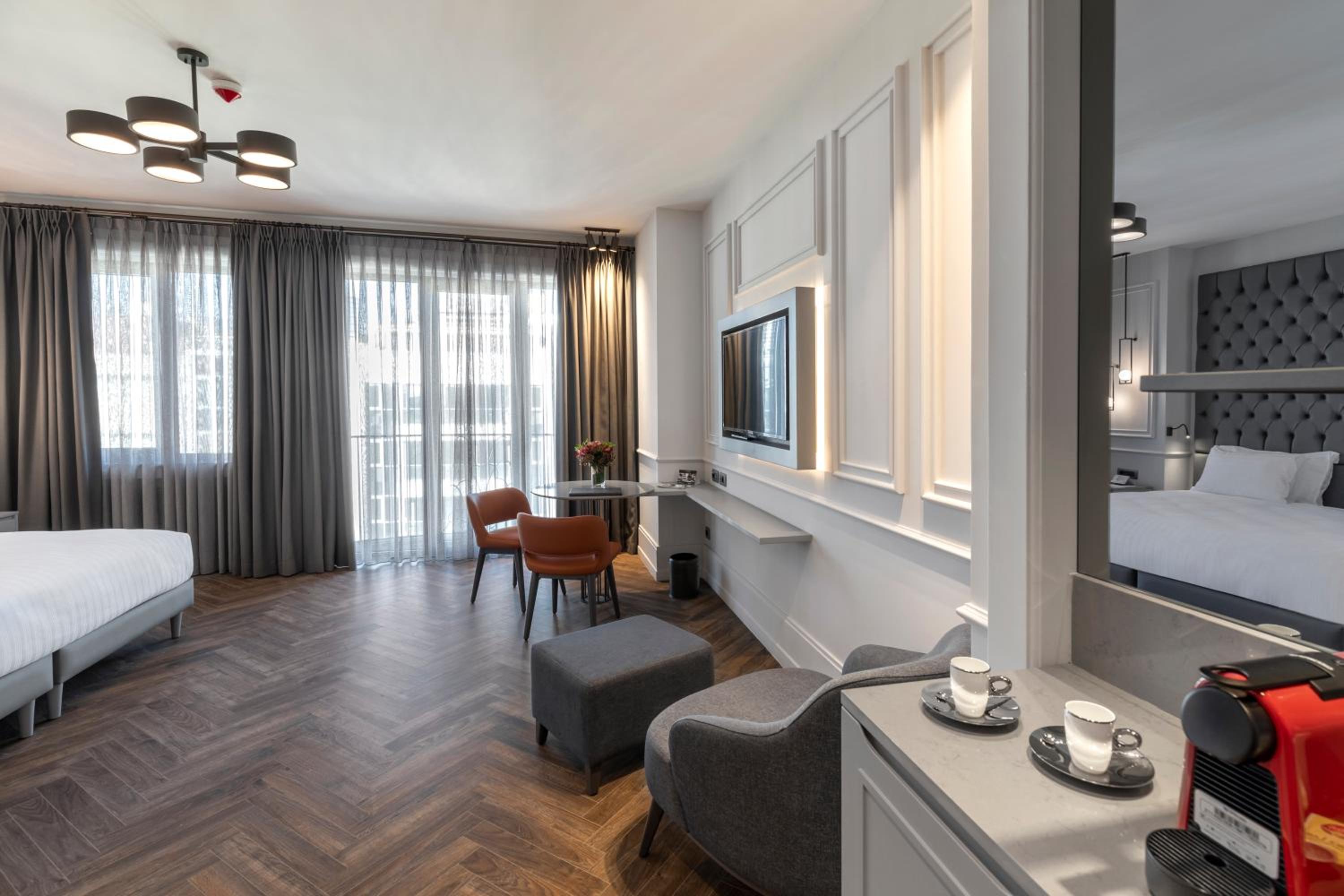 Superior King Room