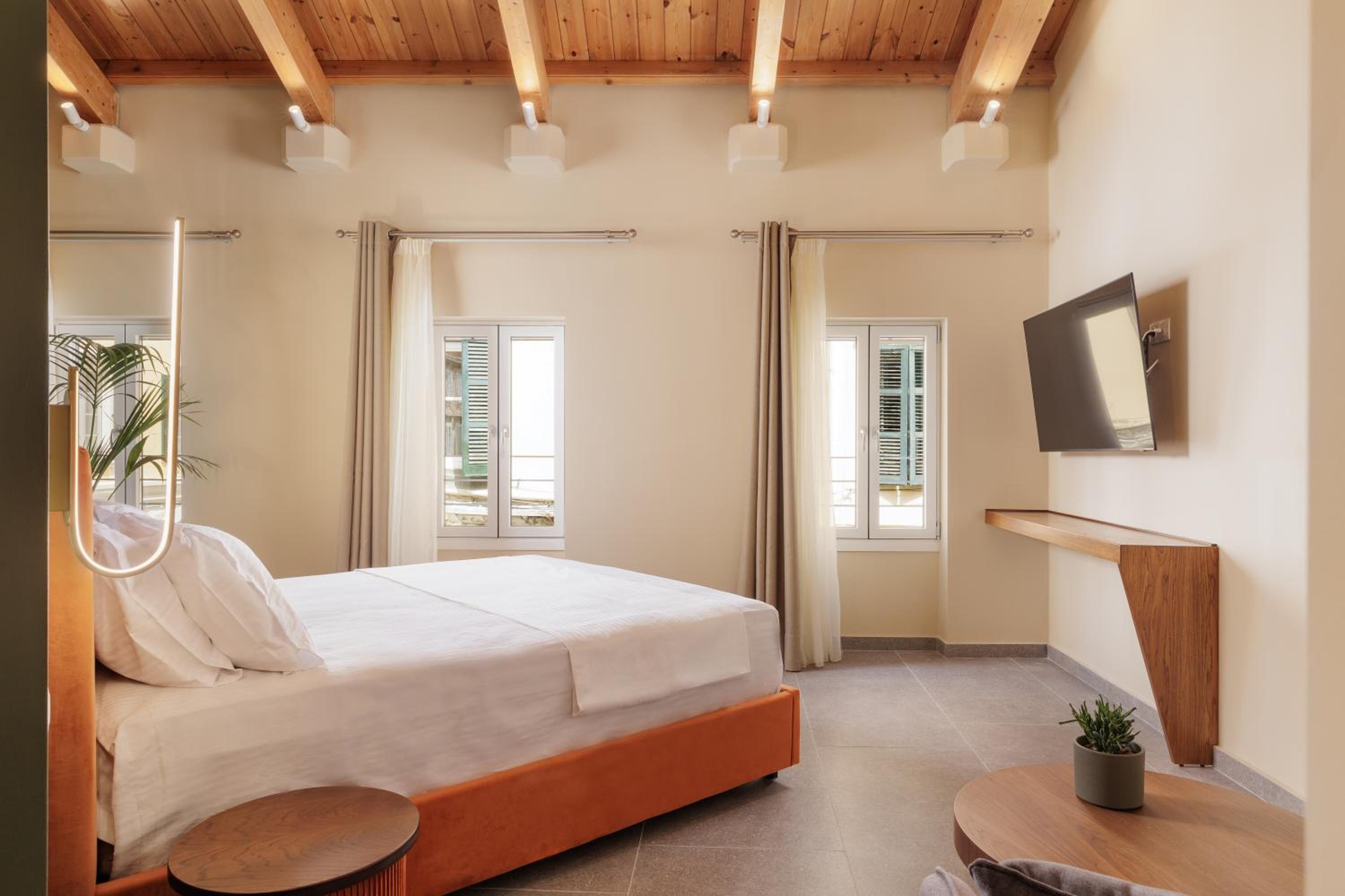 Suite with City View photo 1