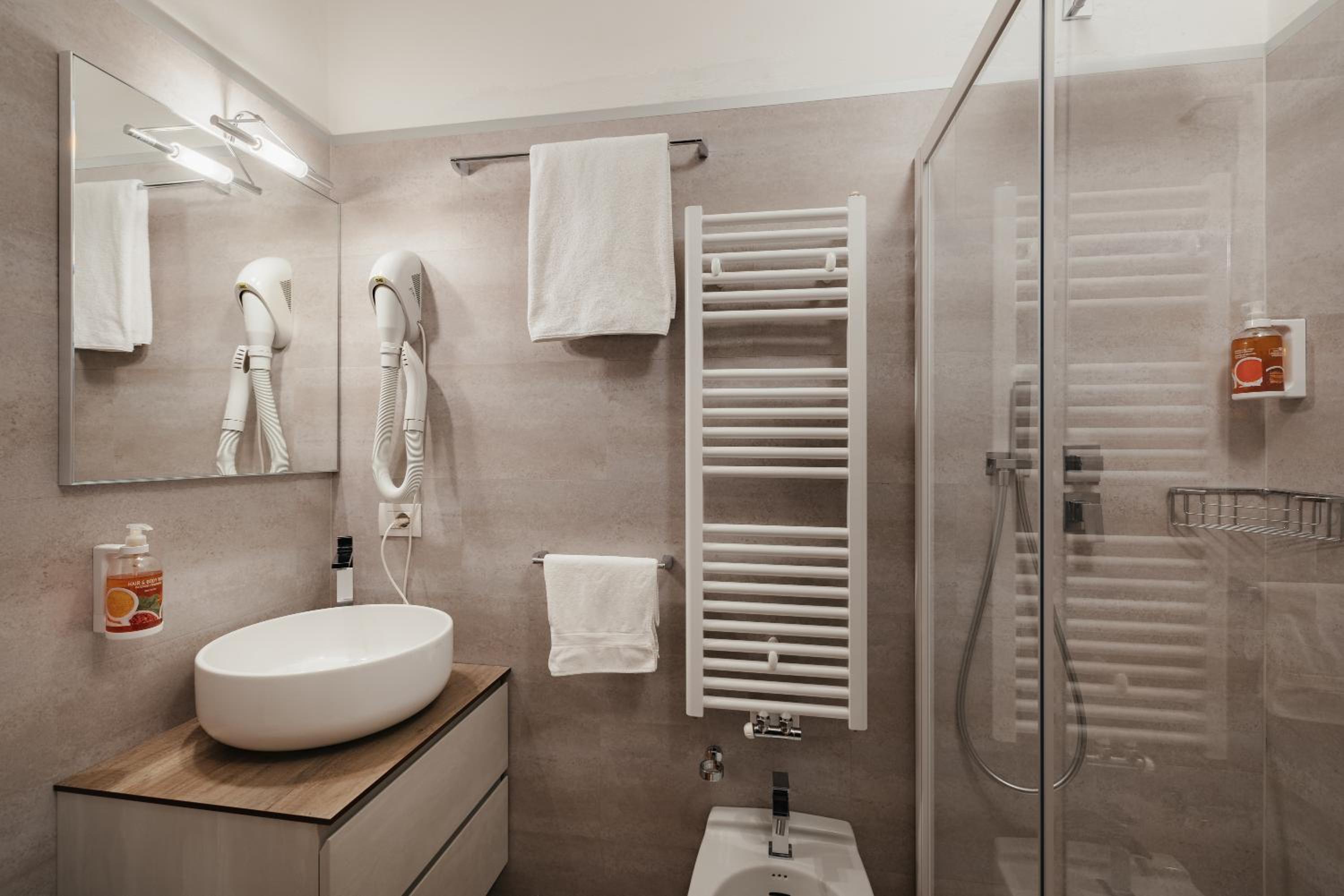 Deluxe Double Room with Balcony photo 2