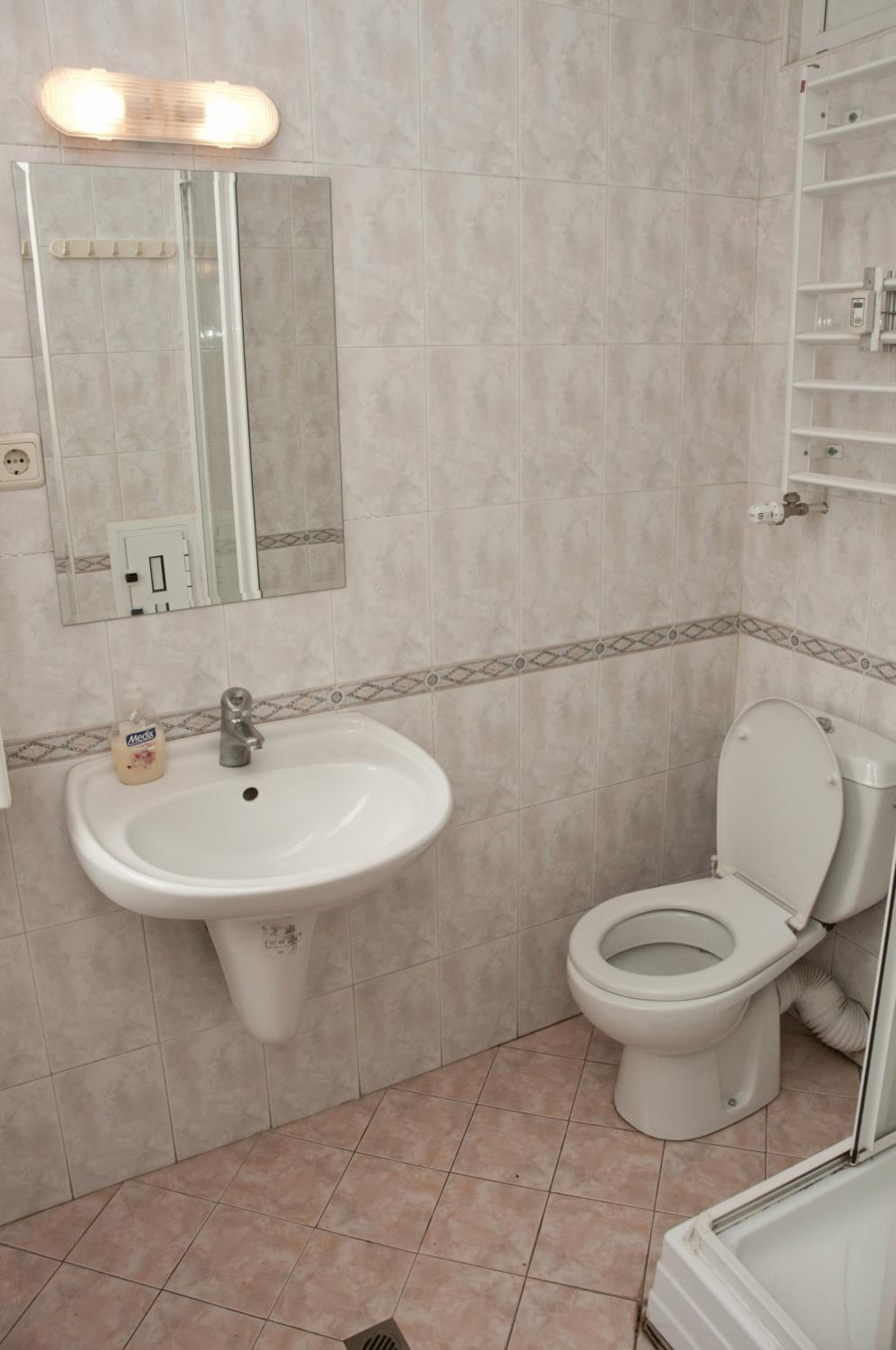 Quadruple Room - Photo 4