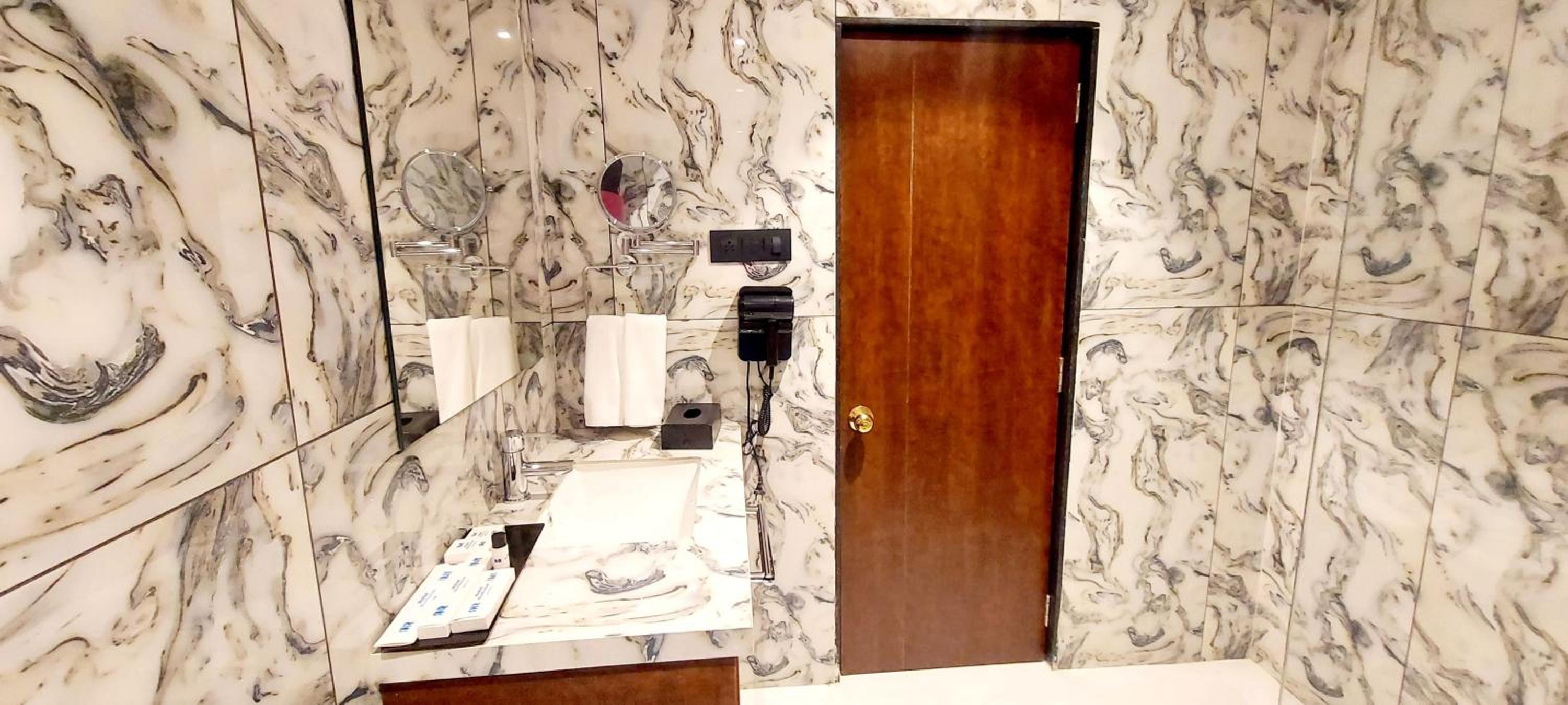 Superior Double or Twin Room - Photo 7