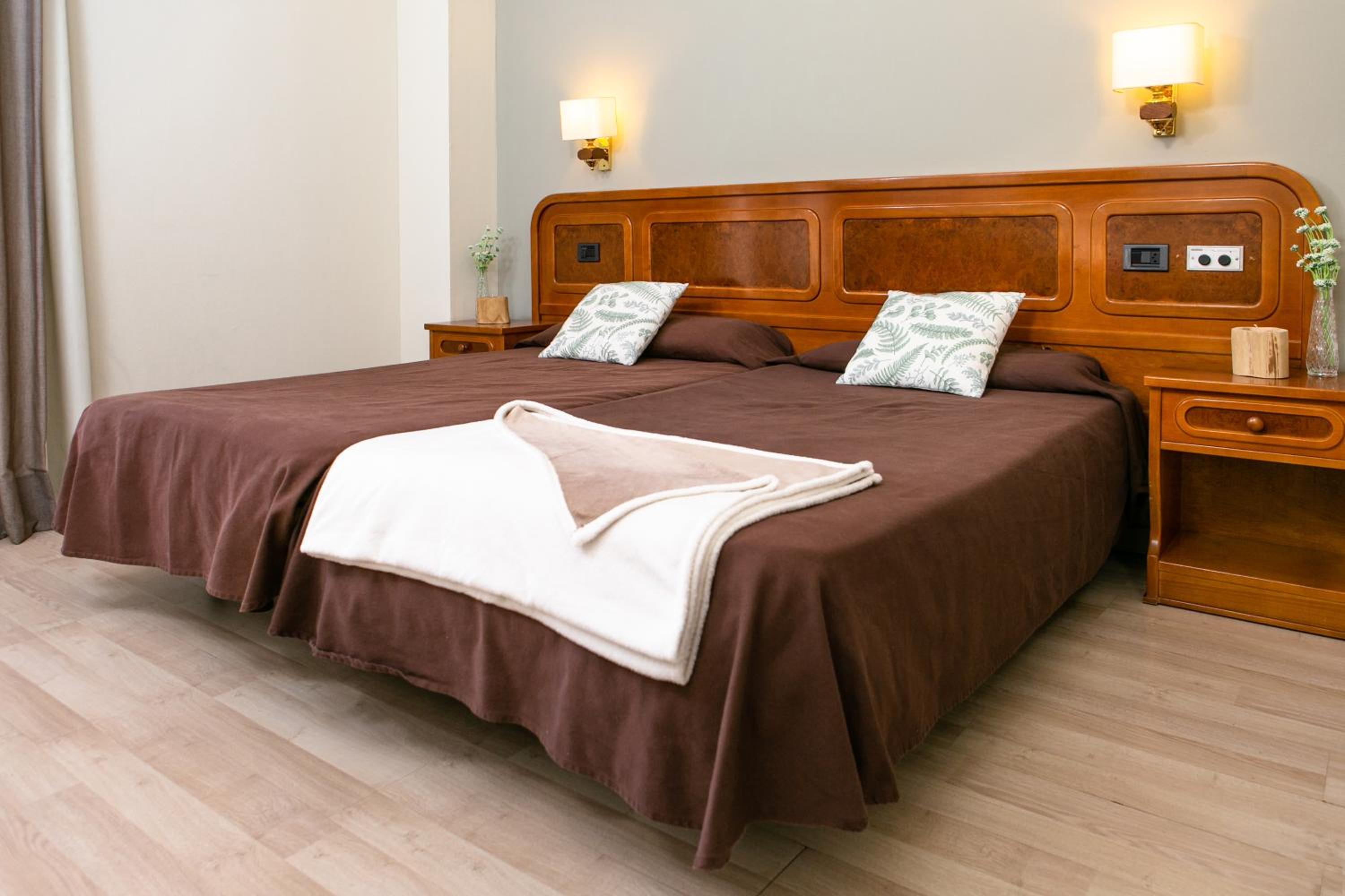 Habitación Doble Superior (2 Adultos)