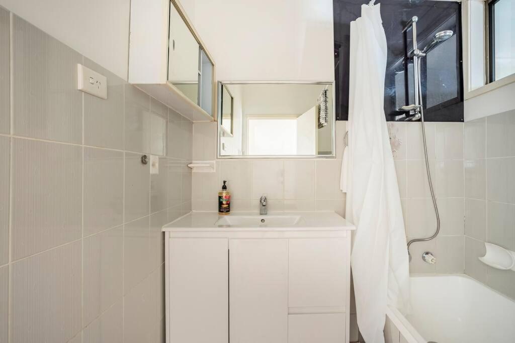 Four-Bedroom House photo 3