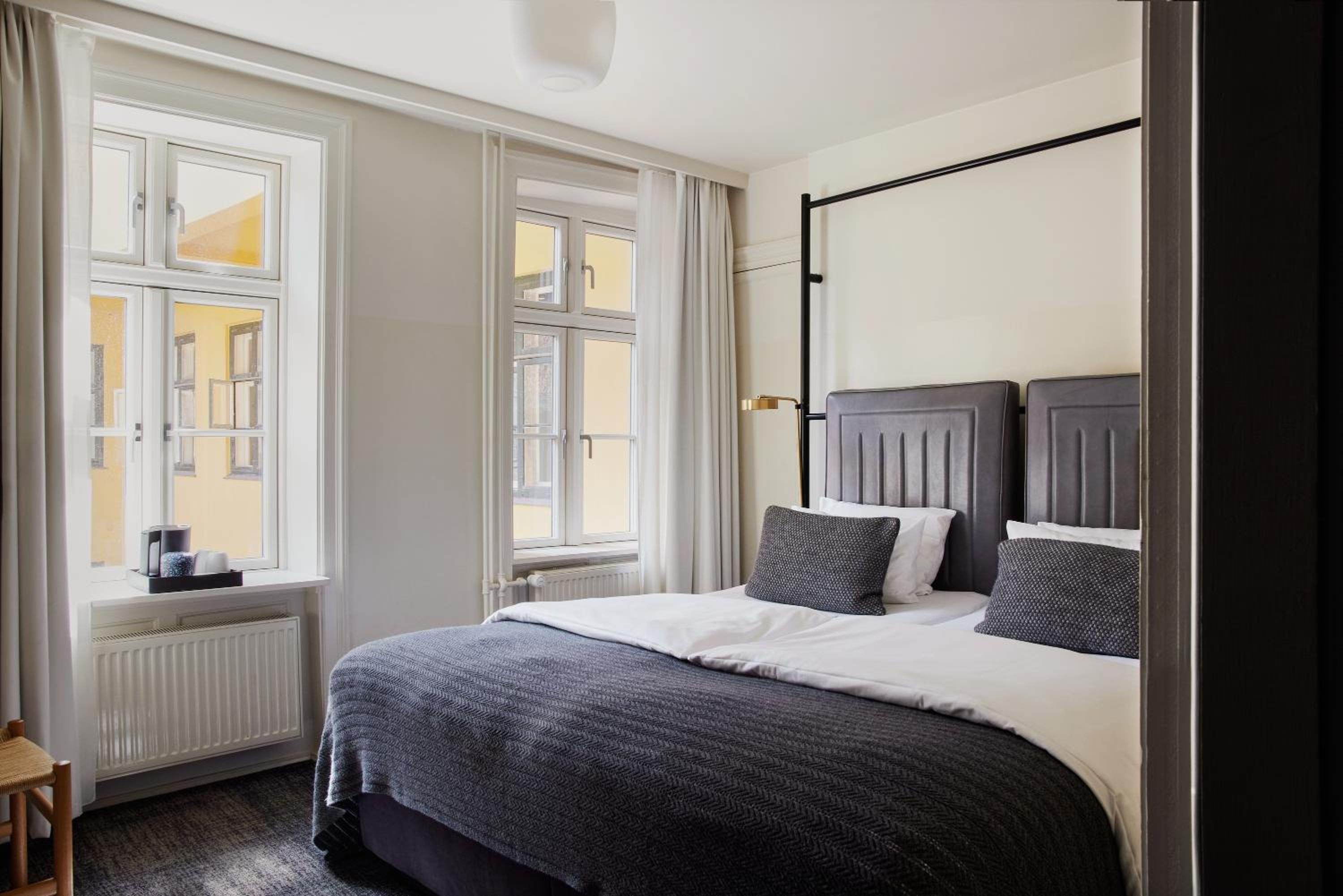 Standard Double or Twin Room thumbnail 5