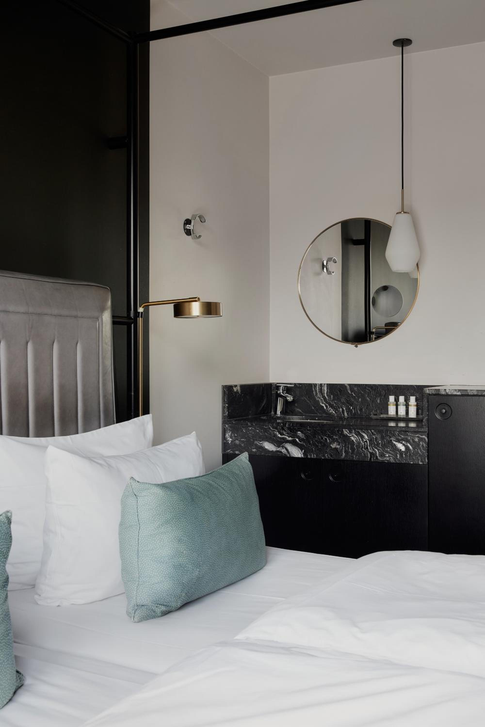 Superior Double or Twin Room - Photo 8