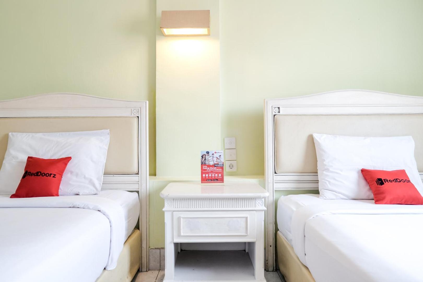 Standard Twin Room - Photo 4