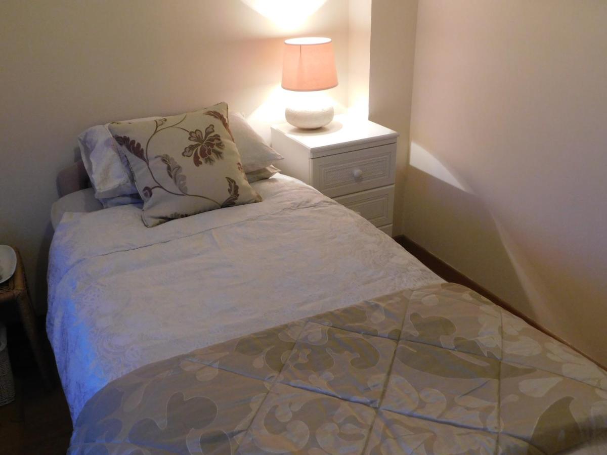 Single Room with Private Bathroom photo 1