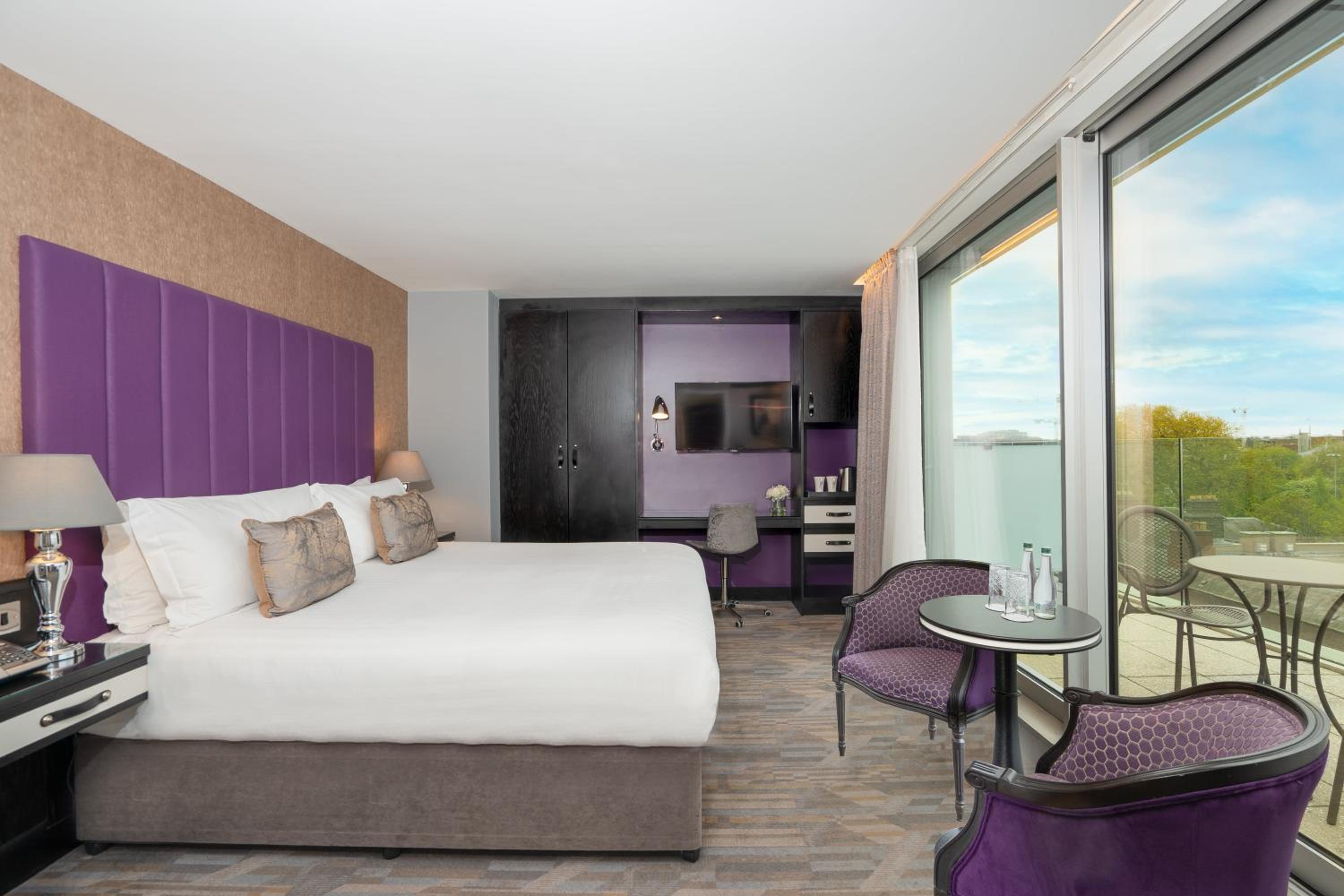 Deluxe Double Room with Balcony - Photo 1