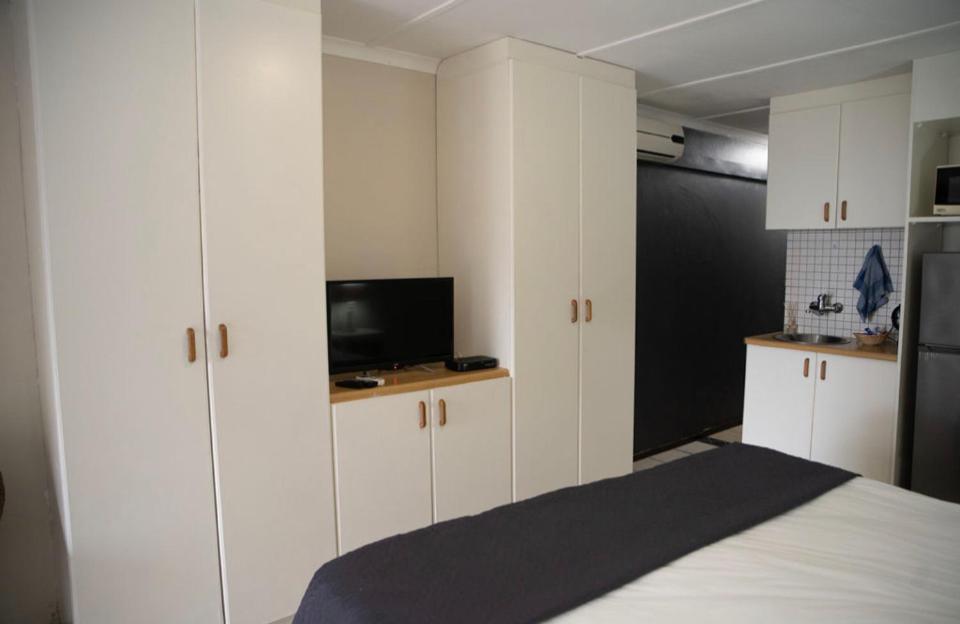 Double Room with Patio photo 1