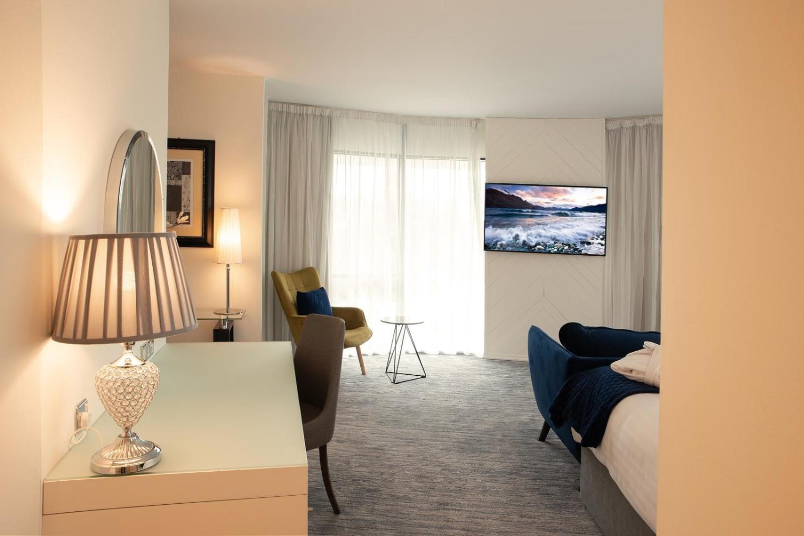 Suite - Photo 10