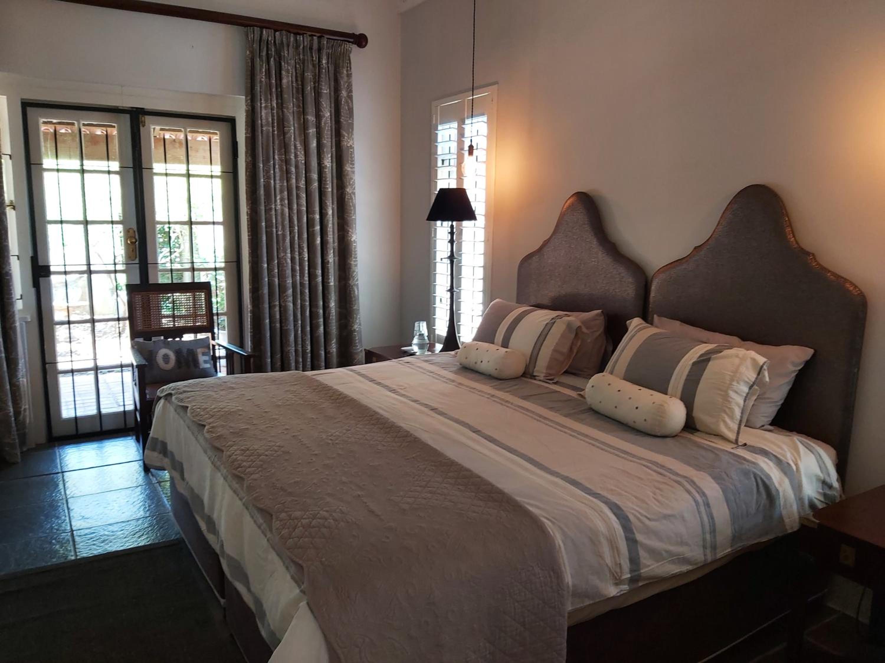 Large Double Room photo 2