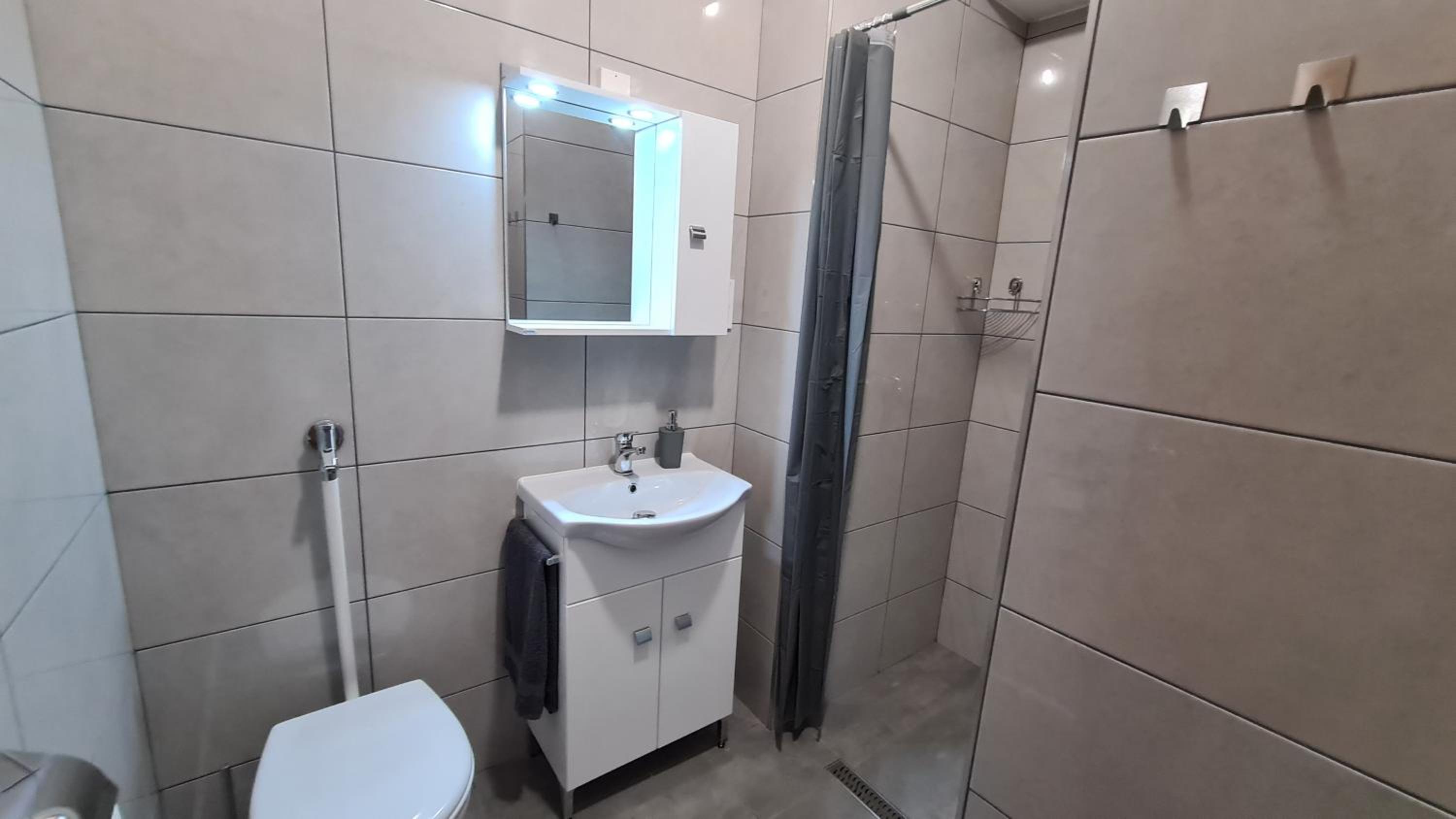 Two-Bedroom Apartment - Photo 12