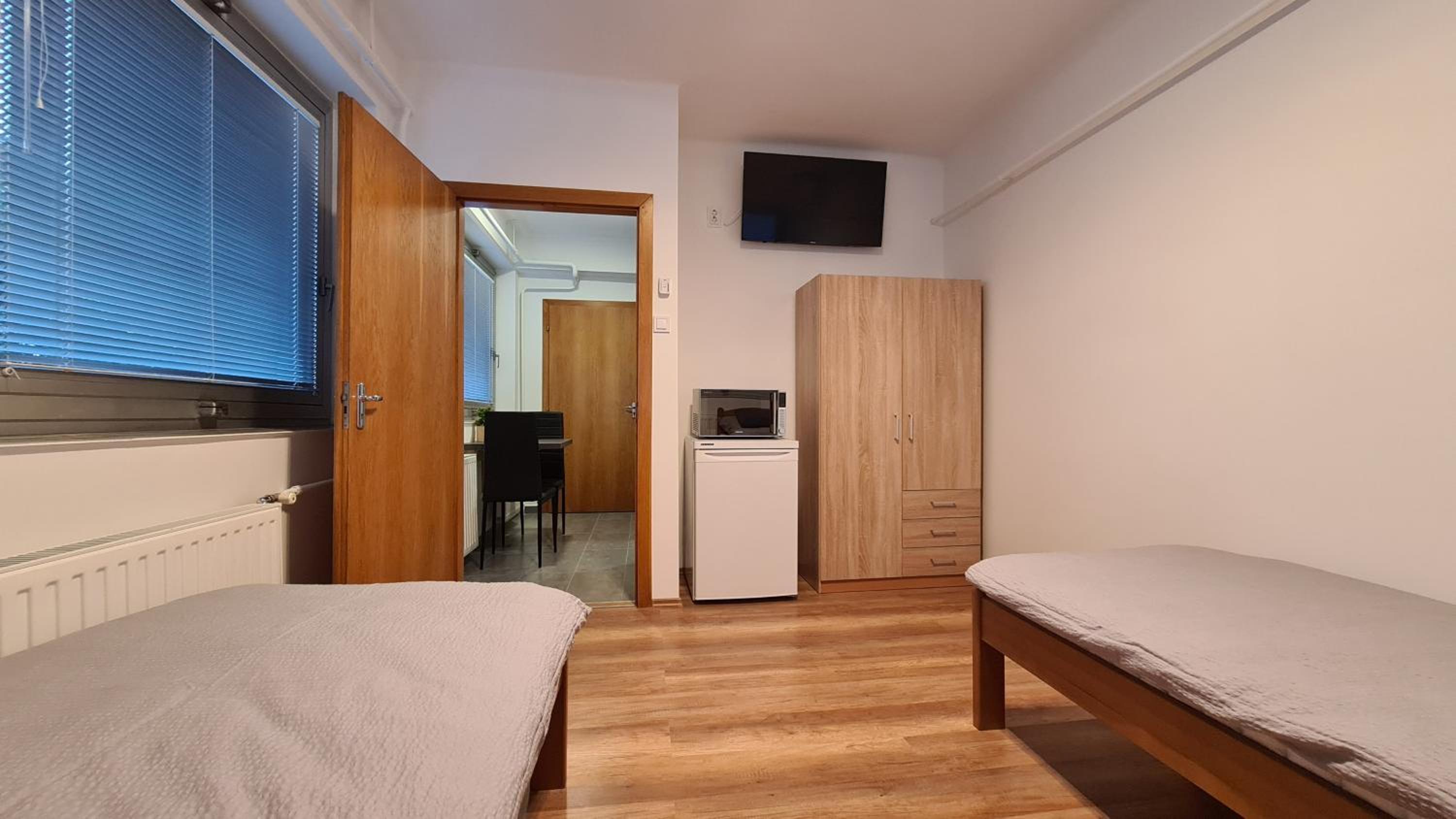 One-Bedroom Apartment photo 1
