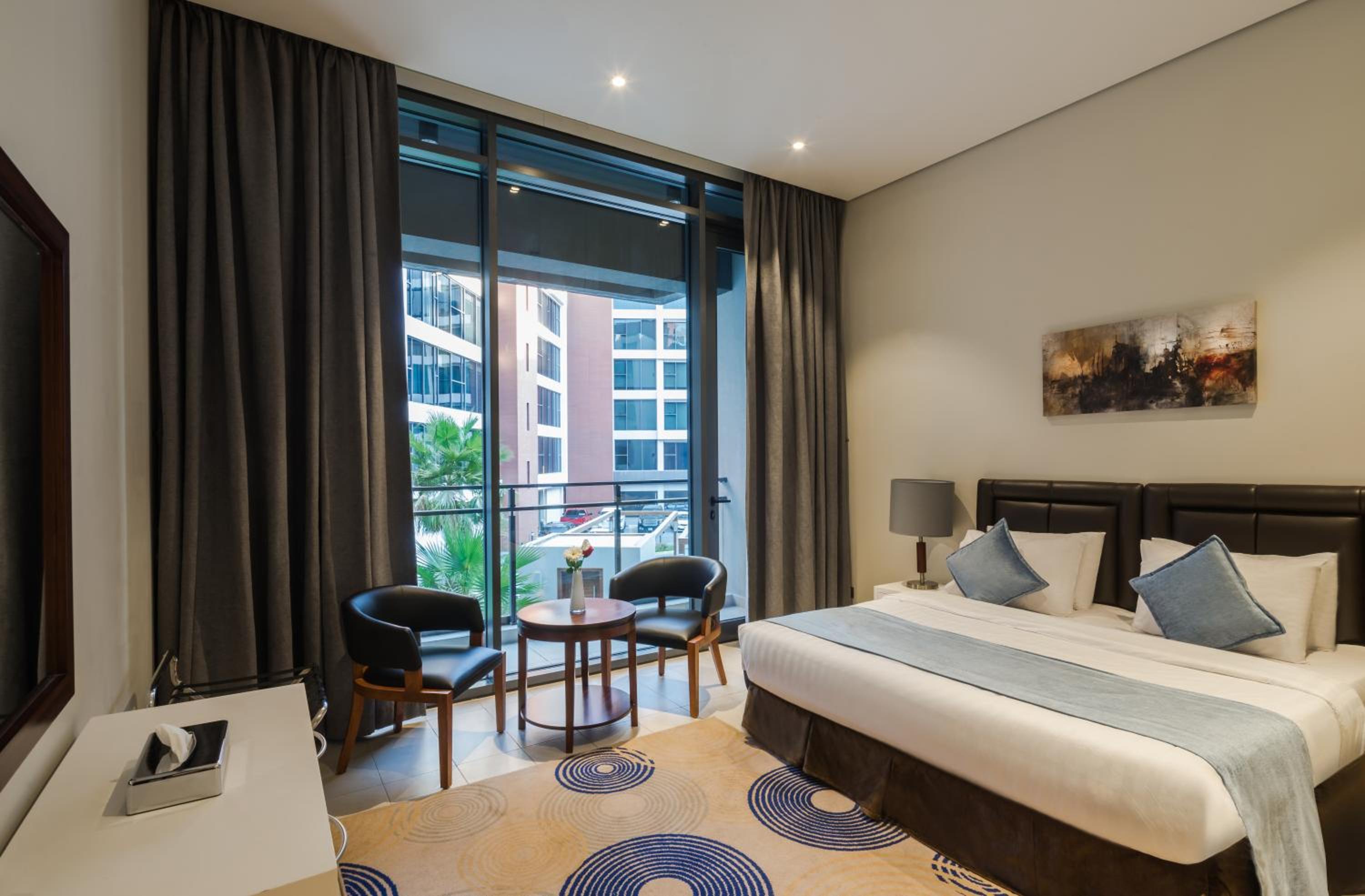Standard Suite with City View - Photo 2
