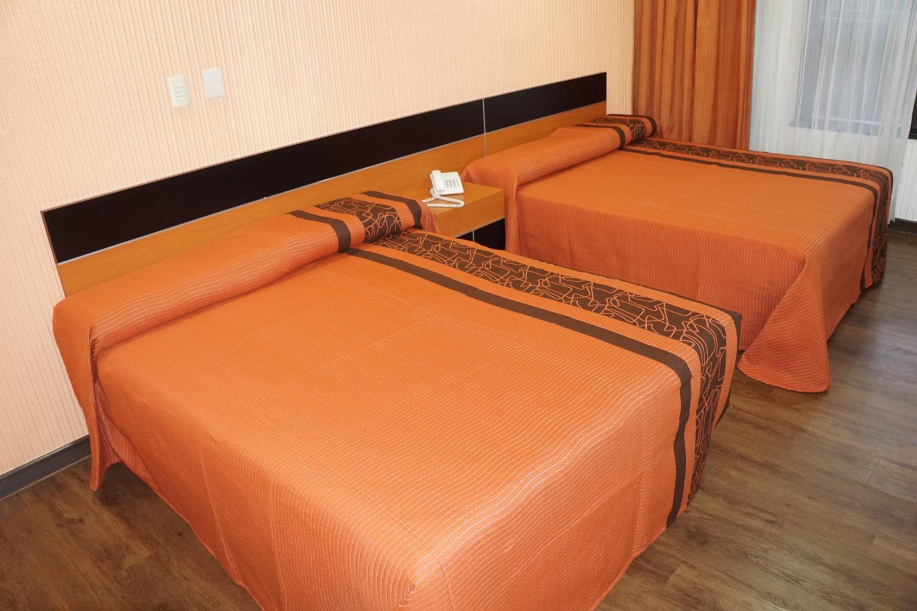 Twin Room - Photo 1