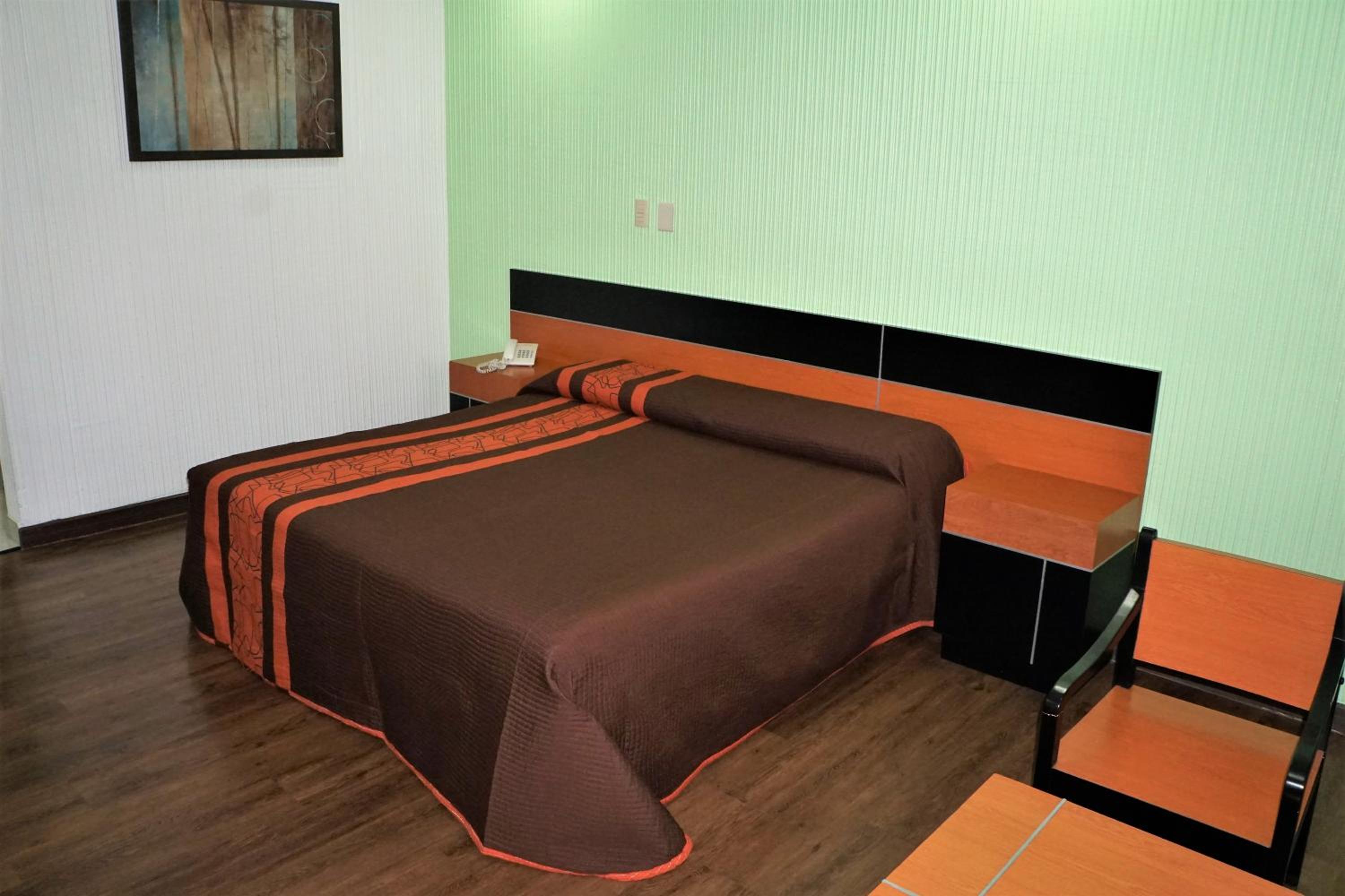Deluxe Room - Photo 2