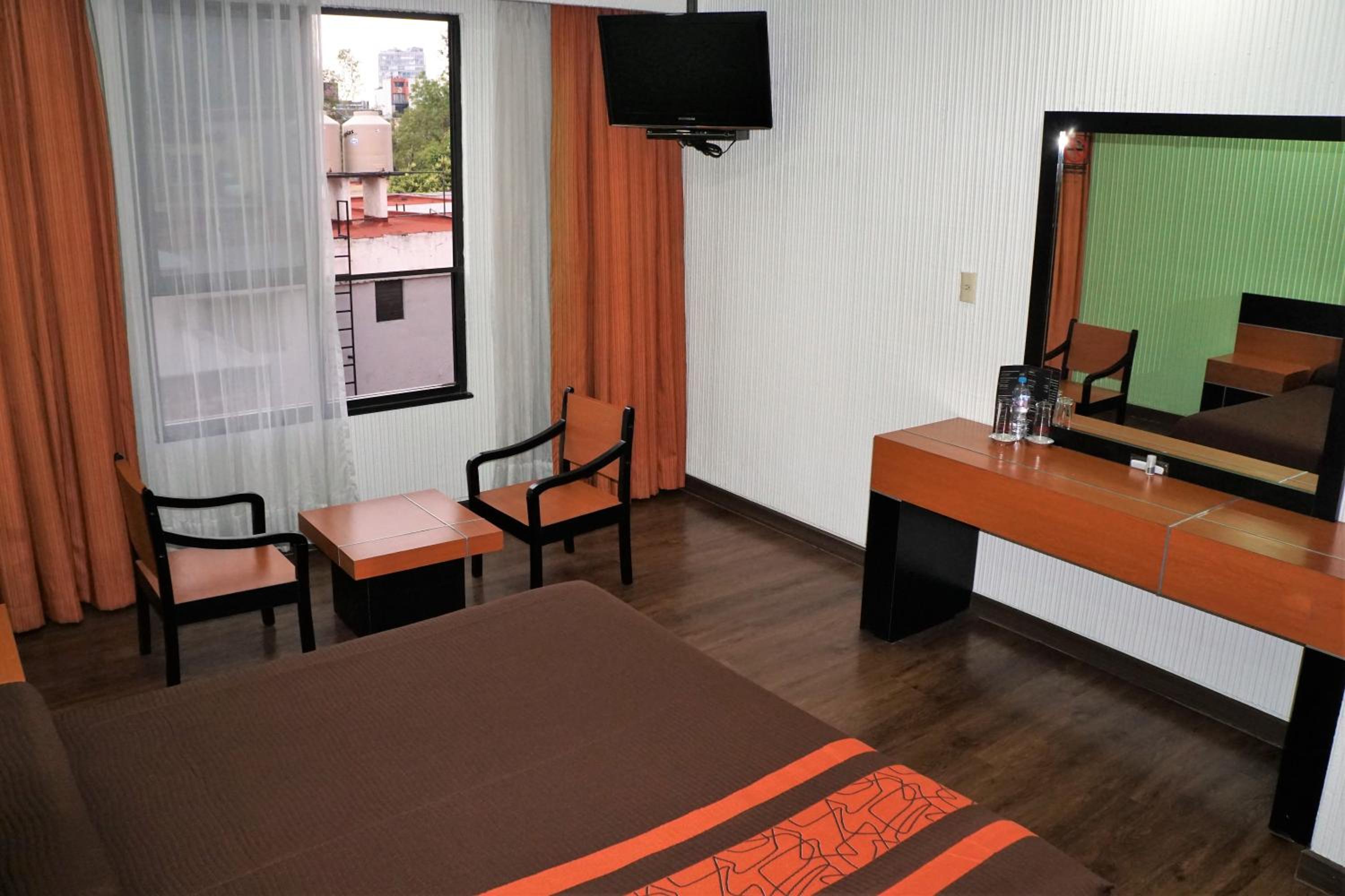 Deluxe Room - Photo 3