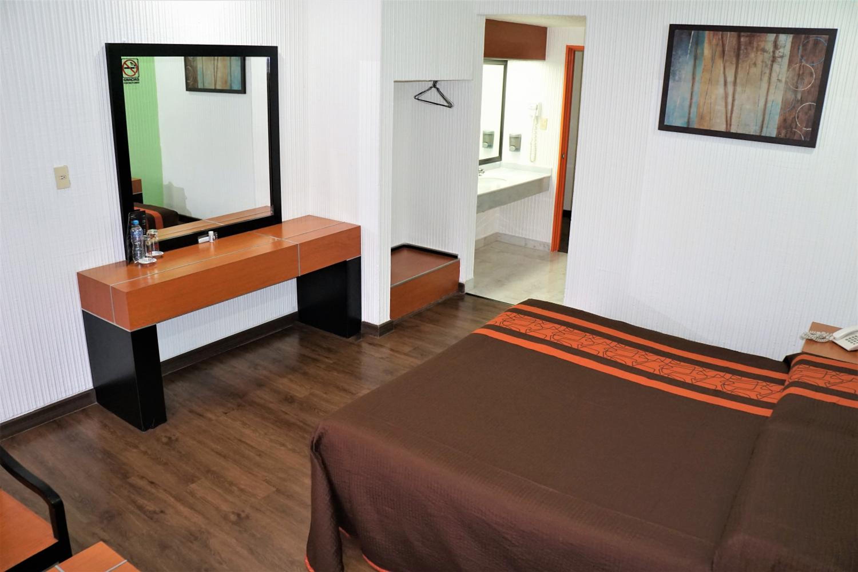 Deluxe Room - Photo 4