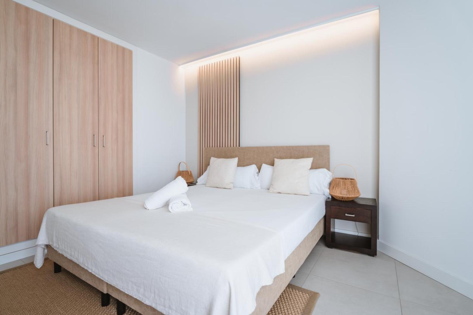 Apartment with frontal Sea View thumbnail 5