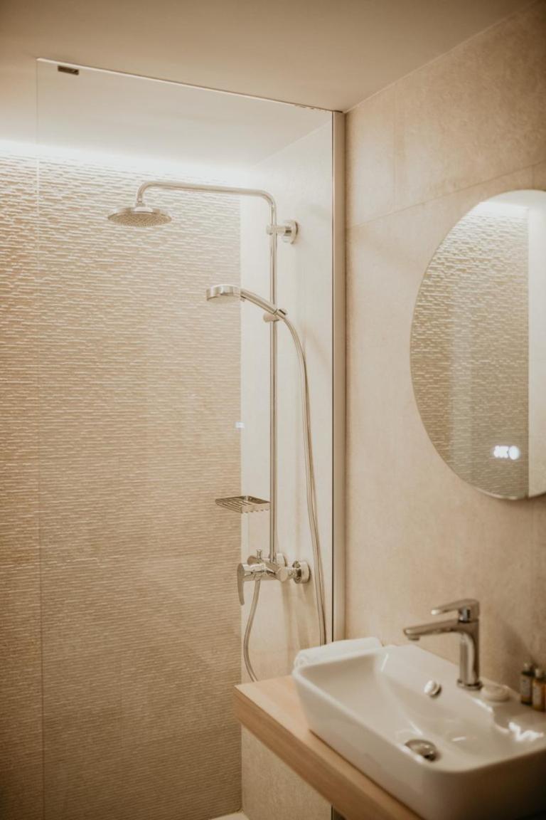 Apartment with lateral Sea View thumbnail 5