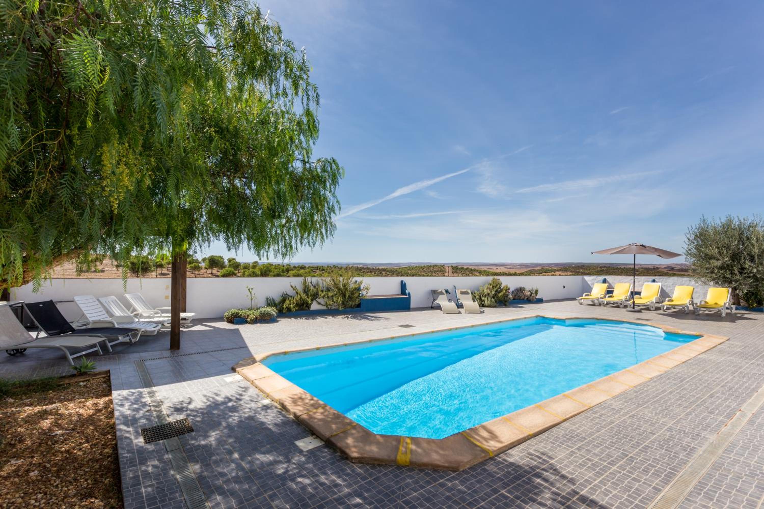 Apartment with Pool View  - Photo 6